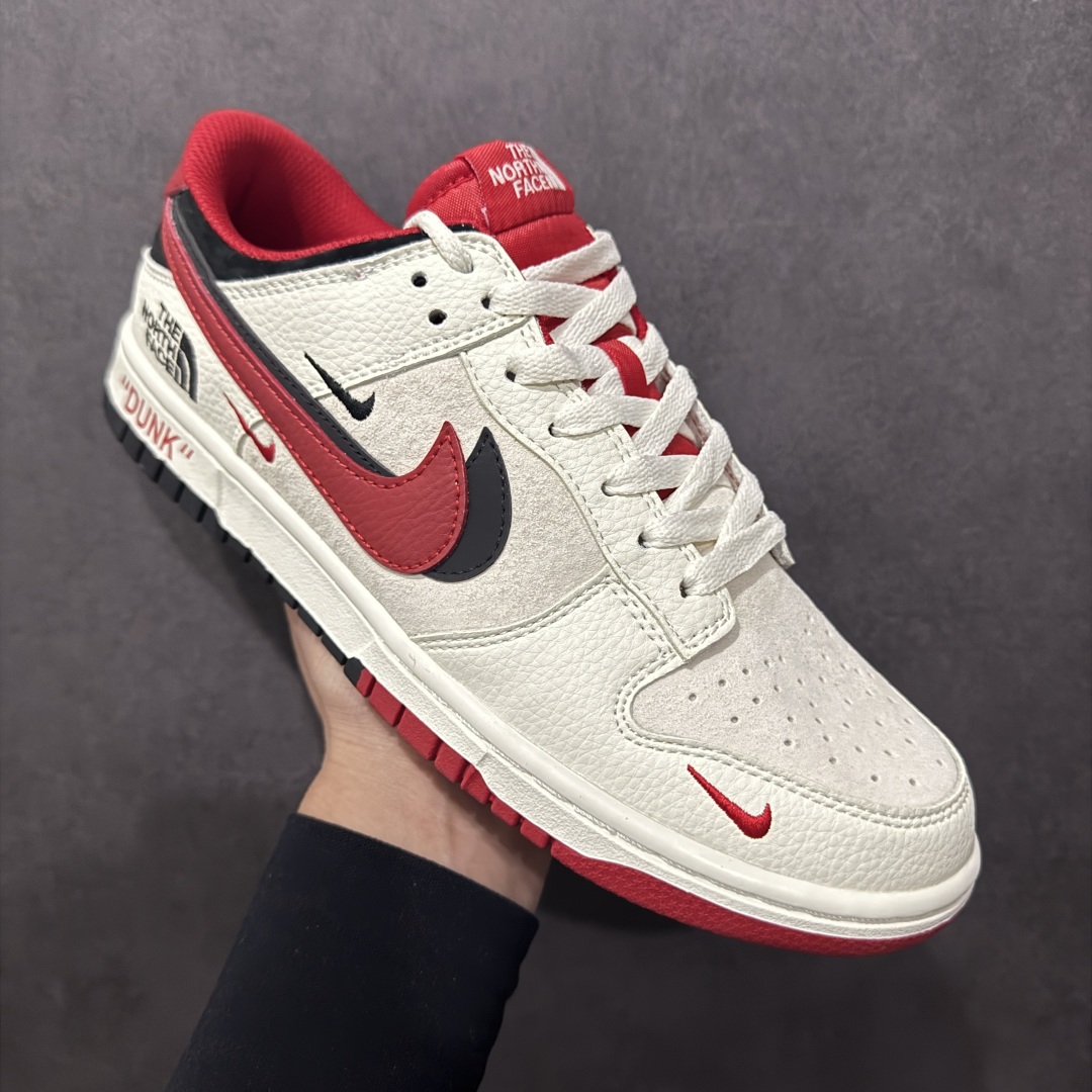 【定制版】Nk SB Dunk Low 北面联名 米白黑红勾 周年高端定制 低帮休闲板鞋 DJ2024-127