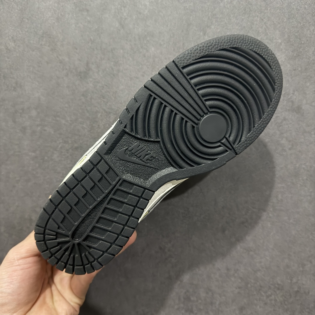 图片[9]-【纯原福利】 Nk SB Dunk Low 大友克洋联名系列 SB低帮运动休闲板鞋 之前高价零售的z版纯原 最高品质福利特价了‼️ 纯原大厂出品 极力推荐 顶级版本 原装头层材料 独家版型蒸餾加工 帶來的是更好的视觉和脚感体验 大厂纯原品质出货 清洁度 电绣工艺 皮料切割干净无任何毛边 细节完美 尺码：36 36.5 37.5 38 38.5 39 40 40.5 41 42 42.5 43 44 44.5 45 46 47.5-选品中心