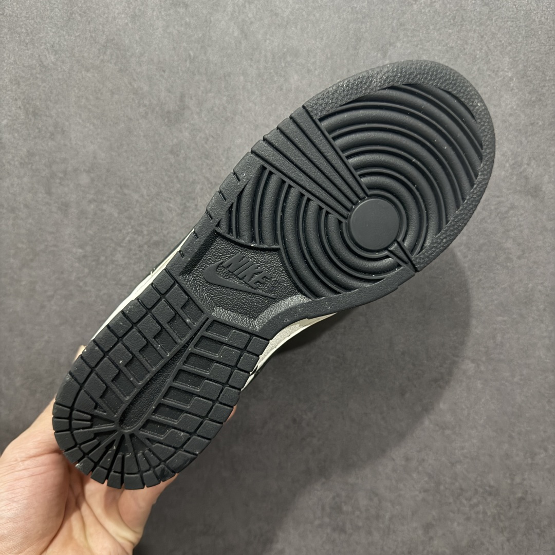 图片[9]-【纯原福利】 Nk SB Dunk Low 大友克洋联名系列 SB低帮运动休闲板鞋 之前高价零售的z版纯原 最高品质福利特价了‼️ 纯原大厂出品 极力推荐 顶级版本 原装头层材料 独家版型蒸餾加工 帶來的是更好的视觉和脚感体验 大厂纯原品质出货 清洁度 电绣工艺 皮料切割干净无任何毛边 细节完美 尺码：36 36.5 37.5 38 38.5 39 40 40.5 41 42 42.5 43 44 44.5 45 46 47.5-选品中心