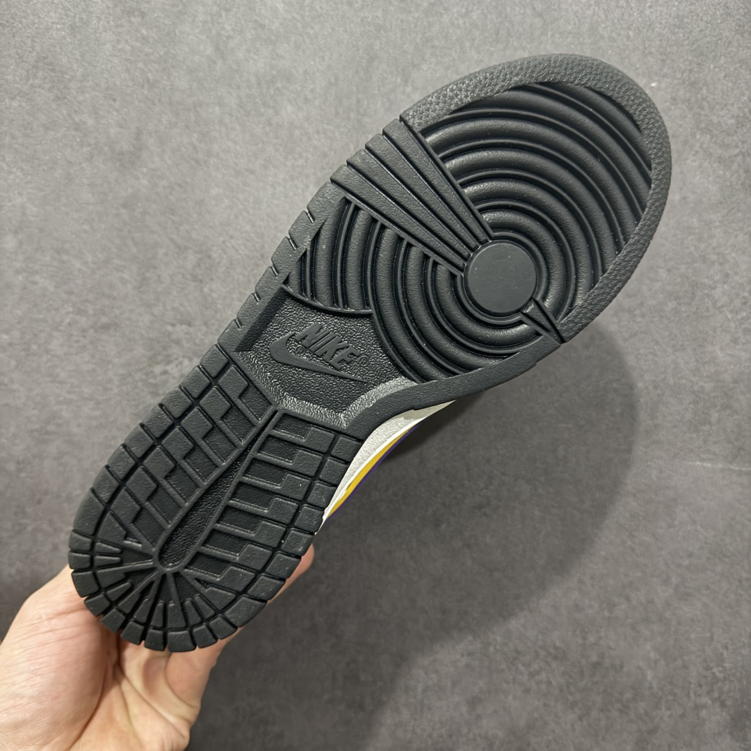 图片[9]-【纯原福利】 Nk SB Dunk Low 大友克洋联名系列 SB低帮运动休闲板鞋 之前高价零售的z版纯原 最高品质福利特价了‼️ 纯原大厂出品 极力推荐 顶级版本 原装头层材料 独家版型蒸餾加工 帶來的是更好的视觉和脚感体验 大厂纯原品质出货 清洁度 电绣工艺 皮料切割干净无任何毛边 细节完美 尺码：36 36.5 37.5 38 38.5 39 40 40.5 41 42 42.5 43 44 44.5 45 46 47.5-选品中心