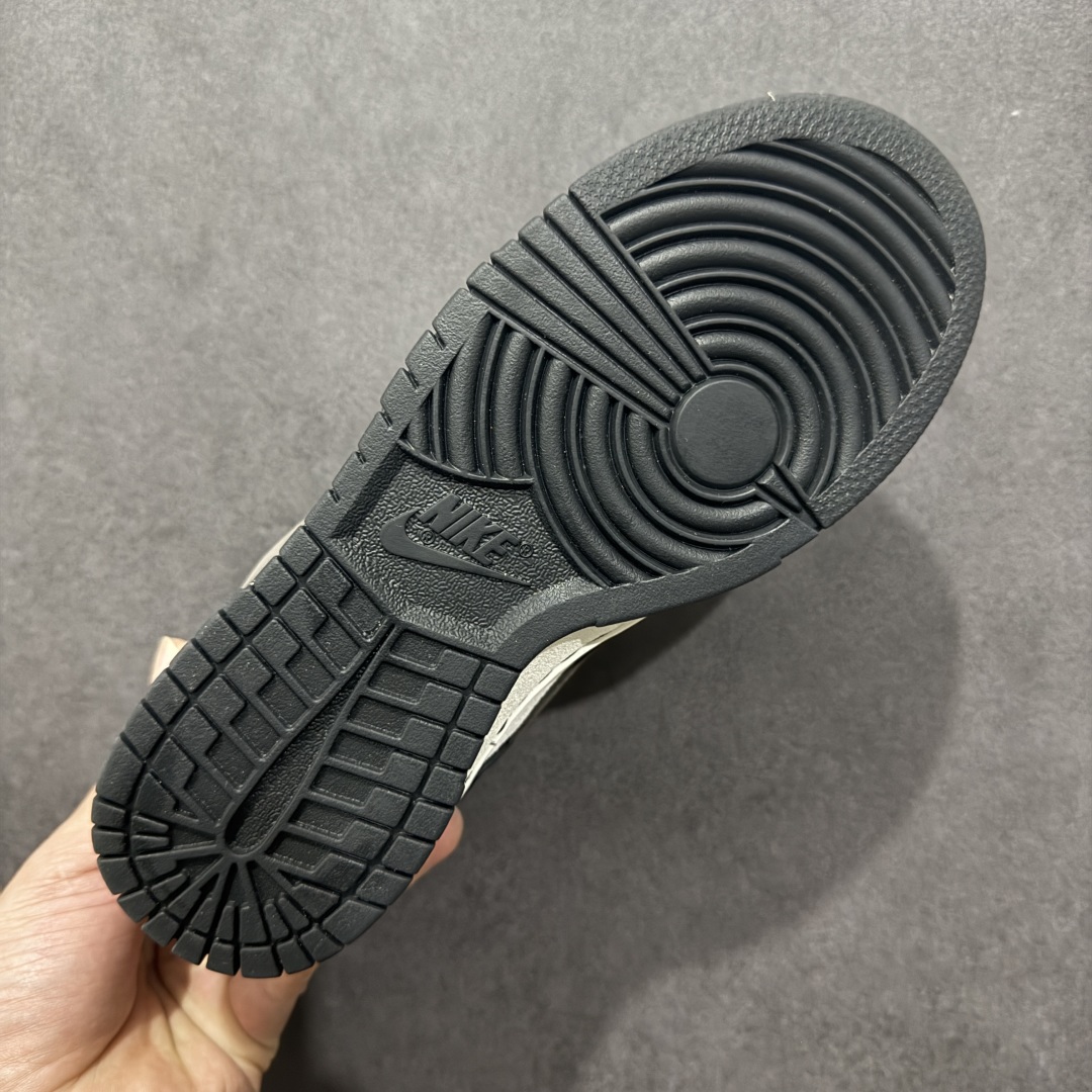 图片[9]-【纯原福利】 Nk SB Dunk Low 大友克洋联名系列 SB低帮运动休闲板鞋 之前高价零售的z版纯原 最高品质福利特价了‼️ 纯原大厂出品 极力推荐 顶级版本 原装头层材料 独家版型蒸餾加工 帶來的是更好的视觉和脚感体验 大厂纯原品质出货 清洁度 电绣工艺 皮料切割干净无任何毛边 细节完美 尺码：36 36.5 37.5 38 38.5 39 40 40.5 41 42 42.5 43 44 44.5 45 46 47.5-选品中心