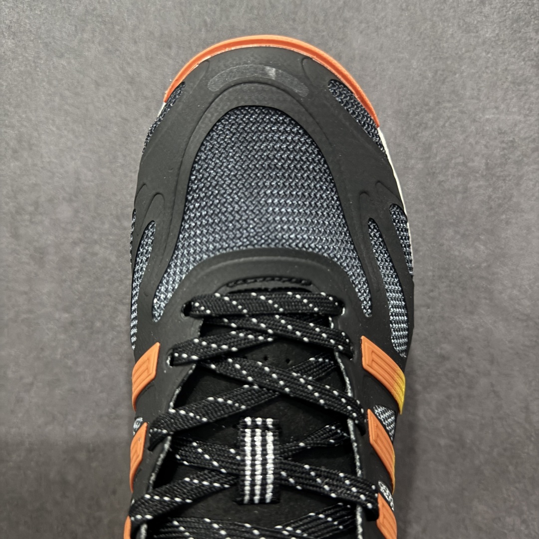 图片[8]-【正确版】Ad Adizero Aruku 阿迪全新缓震休闲跑鞋 JS1052  正确暗花大底底纹 高弹泡棉材料 原鞋开发数据 原楦打造完美鞋型 鞋面材料 卡色与原鞋一致 超高还原度 拒绝一眼假 全新款式搭载丰沛的 Swirlfoam 泡棉厚底，采用时下流行的厚底设定，虽然不像顶级竞速跑鞋那般极致，但也将日常舒适和时尚颜值平衡到位。  尺码：36 36.5 37 38 38.5 39 40 40.5 41 42 42.5 43 44 44.5 45-选品中心