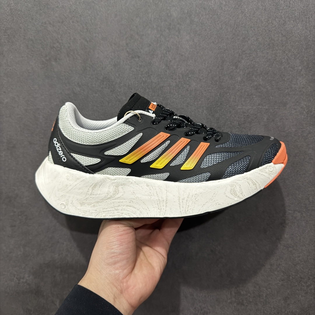 【正确版】Ad Adizero Aruku 阿迪全新缓震休闲跑鞋 JS1052  正确暗花大底底纹 高弹泡棉材料 原鞋开发数据 原楦打造完美鞋型 鞋面材料 卡色与原鞋一致 超高还原度 拒绝一眼假 全新款式搭载丰沛的 Swirlfoam 泡棉厚底，采用时下流行的厚底设定，虽然不像顶级竞速跑鞋那般极致，但也将日常舒适和时尚颜值平衡到位。  尺码：36 36.5 37 38 38.5 39 40 40.5 41 42 42.5 43 44 44.5 45-选品中心