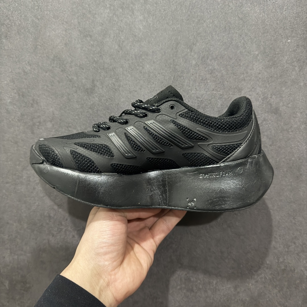 图片[2]-【正确版】Ad Adizero Aruku 阿迪全新缓震休闲跑鞋 IH0972  正确暗花大底底纹 高弹泡棉材料 原鞋开发数据 原楦打造完美鞋型 鞋面材料 卡色与原鞋一致 超高还原度 拒绝一眼假 全新款式搭载丰沛的 Swirlfoam 泡棉厚底，采用时下流行的厚底设定，虽然不像顶级竞速跑鞋那般极致，但也将日常舒适和时尚颜值平衡到位。  尺码：36 36.5 37 38 38.5 39 40 40.5 41 42 42.5 43 44 44.5 45-选品中心