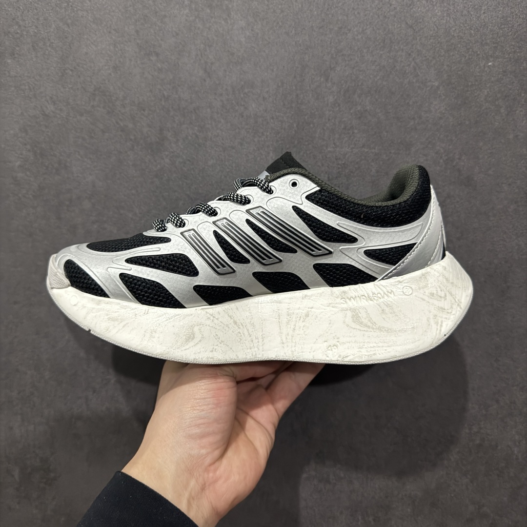 图片[2]-【正确版】Ad Adizero Aruku 阿迪全新缓震休闲跑鞋 JQ7391  正确暗花大底底纹 高弹泡棉材料 原鞋开发数据 原楦打造完美鞋型 鞋面材料 卡色与原鞋一致 超高还原度 拒绝一眼假 全新款式搭载丰沛的 Swirlfoam 泡棉厚底，采用时下流行的厚底设定，虽然不像顶级竞速跑鞋那般极致，但也将日常舒适和时尚颜值平衡到位。  尺码：36 36.5 37 38 38.5 39 40 40.5 41 42 42.5 43 44 44.5 45-选品中心