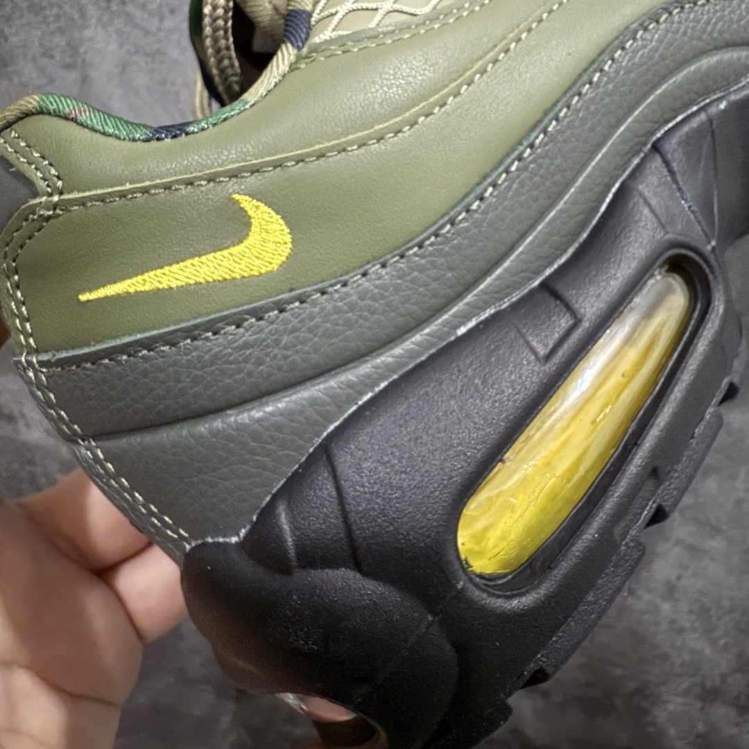 图片[3]-【XP纯原版】NK Air Max 95 复古减震气垫跑鞋 橄榄绿 FB2709-300 经典重温 大厂出品 品质稳定 原版开发 私模大底 原厂气垫区别市场版本 鞋款设计灵感源于人体构造 中底设计基于人体的脊柱构造 是整体设计的核心 尼龙孔眼代表了肋骨 而分层式面板和网眼象征着肌肉纤维和肉体组织 Air Max 95采用了两个独立的吹塑成型的Air-Sole单元 并首次在前掌使用可视化气垫设计 Swoosh logo夜当作一个 点符号放在了鞋子的后帮位置 20年的发展让 AIR MAX 95有了不同的故事 20年后再度面向世人的时候 焕然一新的面貌 让人有了另外一种清新脱俗的感觉 尺码：40 40.5 41 42 42.5 43 44 44.5 45 46 47.5-选品中心