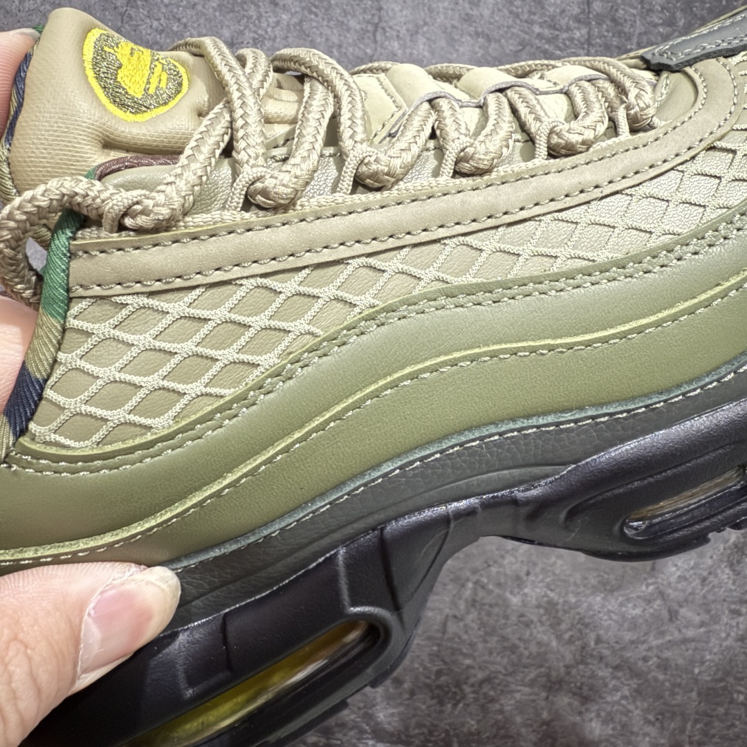 图片[4]-【XP纯原版】NK Air Max 95 复古减震气垫跑鞋 橄榄绿 FB2709-300 经典重温 大厂出品 品质稳定 原版开发 私模大底 原厂气垫区别市场版本 鞋款设计灵感源于人体构造 中底设计基于人体的脊柱构造 是整体设计的核心 尼龙孔眼代表了肋骨 而分层式面板和网眼象征着肌肉纤维和肉体组织 Air Max 95采用了两个独立的吹塑成型的Air-Sole单元 并首次在前掌使用可视化气垫设计 Swoosh logo夜当作一个 点符号放在了鞋子的后帮位置 20年的发展让 AIR MAX 95有了不同的故事 20年后再度面向世人的时候 焕然一新的面貌 让人有了另外一种清新脱俗的感觉 尺码：40 40.5 41 42 42.5 43 44 44.5 45 46 47.5-选品中心