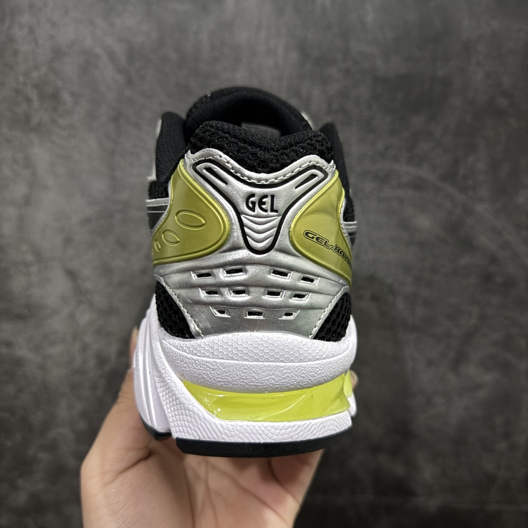 图片[4]-【HK纯原版】ASICS GEL-KAYANO 14 亚瑟士K14系列户外复古潮流百搭织物合成革缓震休闲跑步鞋 原装纸板楦头开发 独家私模五层组合大底 原厂定制缓震硅胶加持 原盒原配 官方四联吊牌 原装Ortholite轻量化鞋垫 设计师 Hidenori Yamashita 以「Flash」一词为灵感 创造出未来感金属色鞋面 改造升级内在性能 由内而外全面革新 为 GEL-KAYANO 家族传承及经典跑鞋文化的延续 创下里程碑式作品 K14跑鞋重新诠释了复古的跑步形状 并以其 2000 年代后期的美学理念重新铺装 银色与蓝色的鞋面极为高档 网面铺陈与鞋面、鞋头多处细节位增添了透气性 鞋后跟部中底上以及多密度耐磨鞋底增加了 GEL 缓震胶 提供高抗冲击性、缓冲性、可保护脚部免受地面冲击的影响 穿着舒适性十足 尺码：35.5 36 37 37.5 38 39 39.5 40.5 41.5 42 42.5 43.5 44 45-选品中心