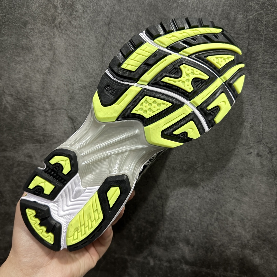 图片[9]-【HK纯原版】ASICS GEL-KAYANO 14 亚瑟士K14系列户外复古潮流百搭织物合成革缓震休闲跑步鞋 原装纸板楦头开发 独家私模五层组合大底 原厂定制缓震硅胶加持 原盒原配 官方四联吊牌 原装Ortholite轻量化鞋垫 设计师 Hidenori Yamashita 以「Flash」一词为灵感 创造出未来感金属色鞋面 改造升级内在性能 由内而外全面革新 为 GEL-KAYANO 家族传承及经典跑鞋文化的延续 创下里程碑式作品 K14跑鞋重新诠释了复古的跑步形状 并以其 2000 年代后期的美学理念重新铺装 银色与蓝色的鞋面极为高档 网面铺陈与鞋面、鞋头多处细节位增添了透气性 鞋后跟部中底上以及多密度耐磨鞋底增加了 GEL 缓震胶 提供高抗冲击性、缓冲性、可保护脚部免受地面冲击的影响 穿着舒适性十足 尺码：35.5 36 37 37.5 38 39 39.5 40.5 41.5 42 42.5 43.5 44 45-选品中心