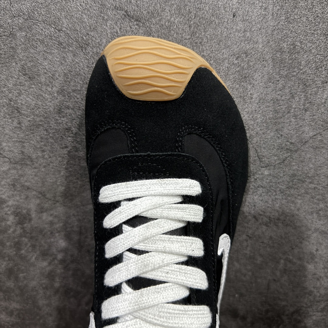 图片[5]-【YH纯原】罗意威LOEWE 2025 | Ballet Runner2.0 新款芭蕾舞鞋 超级棒 不对称鞋头造型，作为LOEWE的标志性设计 超柔软，轻便且灵活的鞋底，新的波浪纹理橡胶外底，延伸至鞋头，升级的柔软皮革内衬和鞋床，提供最大舒适感，后跟有3D注塑橡胶徽标，真皮和皮料混搭彰显复古风格 内增高拼色德训鞋 阿甘鞋 小白鞋 拼色拼接鞋面 非常高级隐藏式小内增高 脚后跟设计新颖 柔软舒适 会被评为年度最舒适的暴走鞋 如履平地 原版细节 鞋面由进口麂皮 牛皮 原版布拼接 牛皮垫脚 原版定制磨具组合大底 原盒包装 内娱明星杨幂等众多同款上脚 小红书 一系列素材图 极具爆款。 尺码 36-40-选品中心