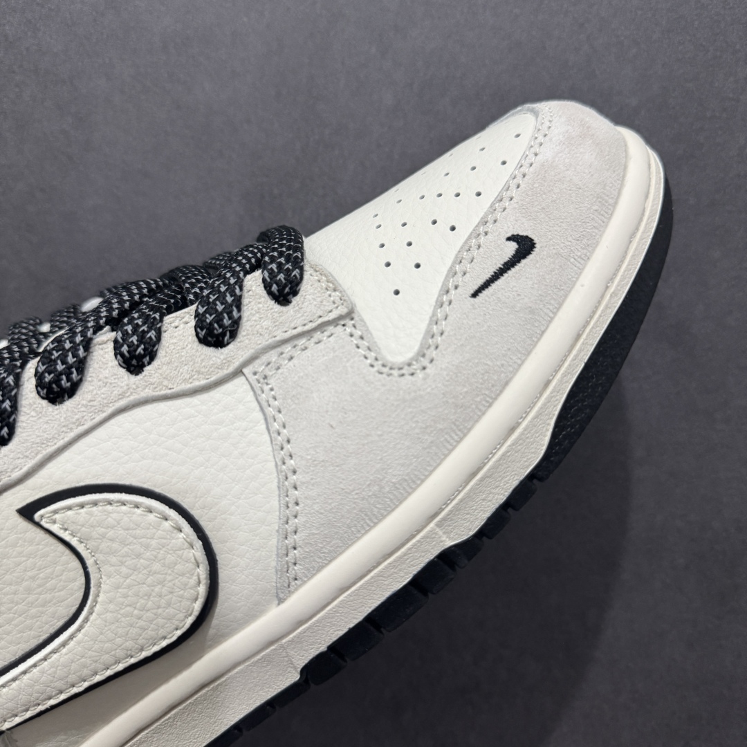 【定制版】Nike SB Dunk Low 白黑三小钩满天星  BB7518-023