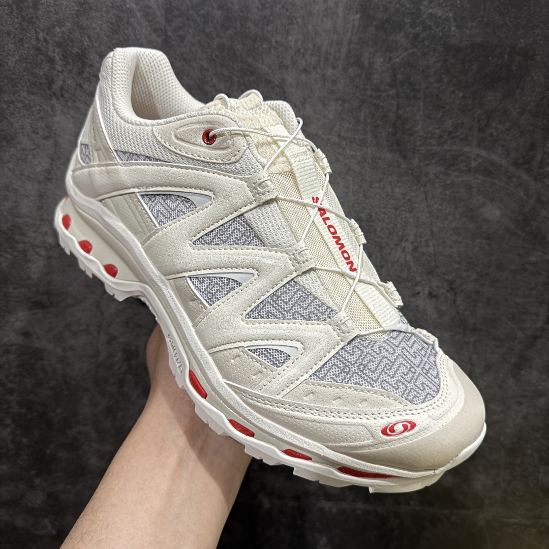 图片[3]-【绿x升级版】Salomon XT-QUEST ADV 萨洛蒙 乙巳CNY蟠虺系列 蛇年限定 PANHUI XT-Quest 时尚 舒适减震防滑耐磨 低帮跑步鞋 男女同款 香草色土灰色火红色 478478 29 全新绿x升级版 品质大改进 ‼️ 全鞋改进为原厂一致材料打造 全新修长鞋型 相对老版臃肿鞋型 此版的版型更正 全新玻璃冲刀 清洁度提升 同步原版左右鞋带孔的间距加大（之前老版间距太小） 网面与鞋头材料校对一致无色差（老版网面有色差） 鞋后跟反口V字定型同步zp（老版臃肿为U字后跟反口） 鞋舌两侧鞋帮脚踝处更加直挺（之前老版往中间踏） 鞋盒黑盒改正为原版牛皮纸鞋盒 鞋头处添加☯️太极标 所有细节多次修改校正 坚持同步原版无差别 毋庸置疑全市场最好的版本💪🏻终端优势供应 尺码：36 36.5 37.5 38 38.5 39 40 40.5 41 42 42.5 43 44 44.5 45 46-选品中心