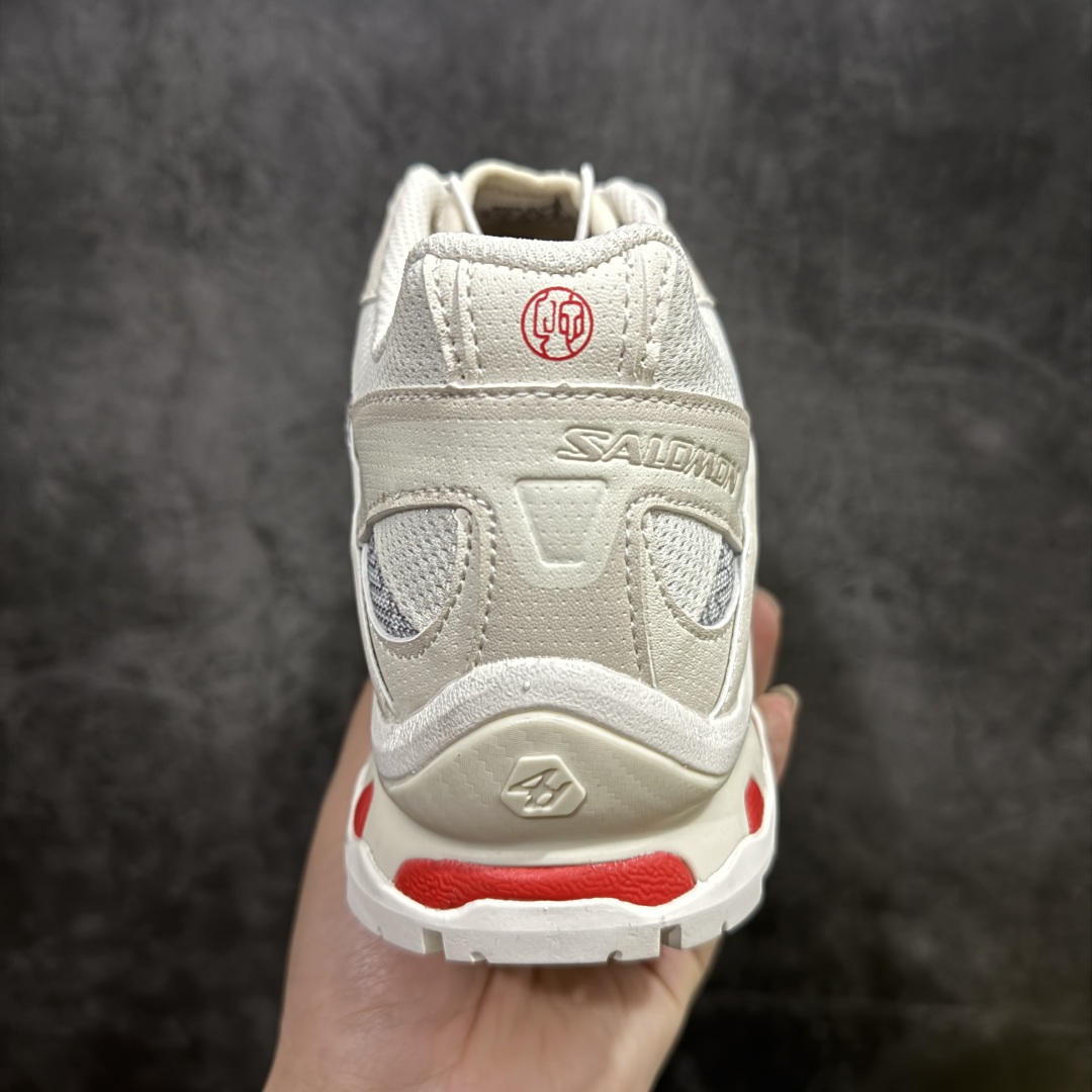 图片[4]-【绿x升级版】Salomon XT-QUEST ADV 萨洛蒙 乙巳CNY蟠虺系列 蛇年限定 PANHUI XT-Quest 时尚 舒适减震防滑耐磨 低帮跑步鞋 男女同款 香草色土灰色火红色 478478 29 全新绿x升级版 品质大改进 ‼️ 全鞋改进为原厂一致材料打造 全新修长鞋型 相对老版臃肿鞋型 此版的版型更正 全新玻璃冲刀 清洁度提升 同步原版左右鞋带孔的间距加大（之前老版间距太小） 网面与鞋头材料校对一致无色差（老版网面有色差） 鞋后跟反口V字定型同步zp（老版臃肿为U字后跟反口） 鞋舌两侧鞋帮脚踝处更加直挺（之前老版往中间踏） 鞋盒黑盒改正为原版牛皮纸鞋盒 鞋头处添加☯️太极标 所有细节多次修改校正 坚持同步原版无差别 毋庸置疑全市场最好的版本💪🏻终端优势供应 尺码：36 36.5 37.5 38 38.5 39 40 40.5 41 42 42.5 43 44 44.5 45 46-选品中心