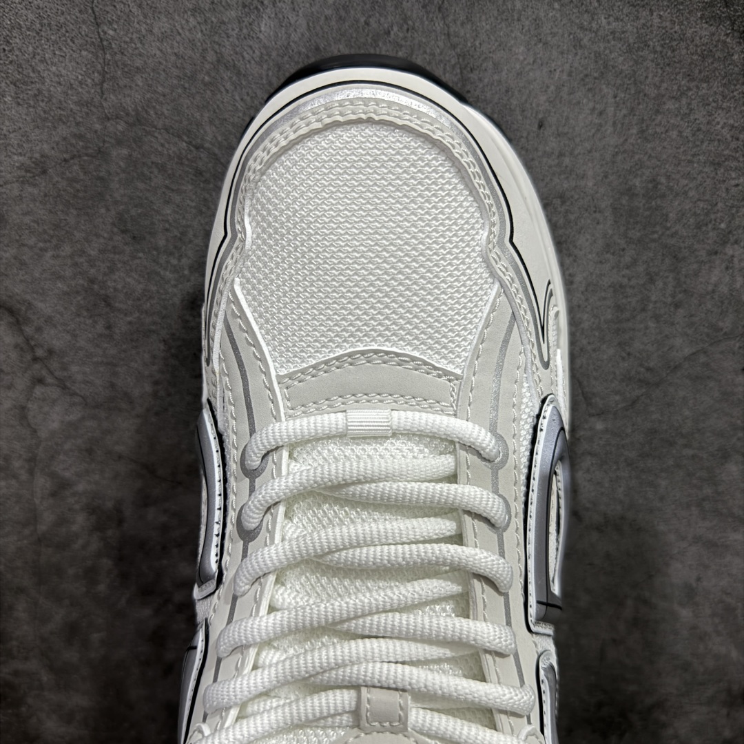 图片[5]-【总裁版】Dior B30 迪奥网眼织物低帮运动休闲鞋 原版开模 海淘专供品质同渠道货源 全套专柜原装配件 该款系列采用黑网色眼织物白和色科技料面精心制 作饰以反光“CD30”图形标志 外格轻盈的刻雕效果橡胶鞋搭底配标志性点的缀提升格调 内弹部力细节塑造想理的舒适穿着体验可与各休式闲造型配搭 彰显尚时现代的运风动范 正常尺码：39 40 41 42 43 44 45-选品中心