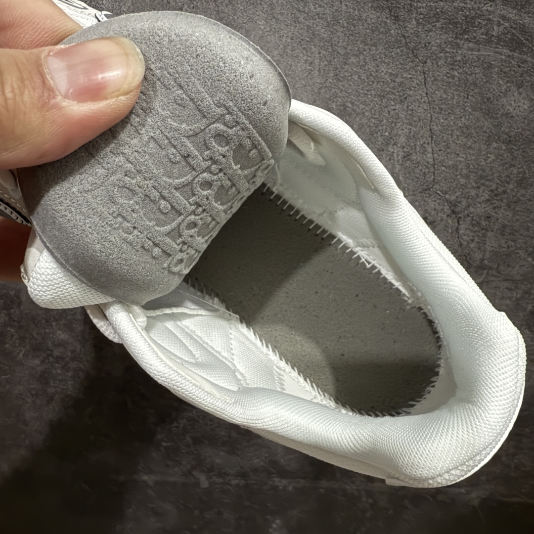 图片[8]-【总裁版】Dior B30 迪奥网眼织物低帮运动休闲鞋 原版开模 海淘专供品质同渠道货源 全套专柜原装配件 该款系列采用黑网色眼织物白和色科技料面精心制 作饰以反光“CD30”图形标志 外格轻盈的刻雕效果橡胶鞋搭底配标志性点的缀提升格调 内弹部力细节塑造想理的舒适穿着体验可与各休式闲造型配搭 彰显尚时现代的运风动范 正常尺码：39 40 41 42 43 44 45-选品中心