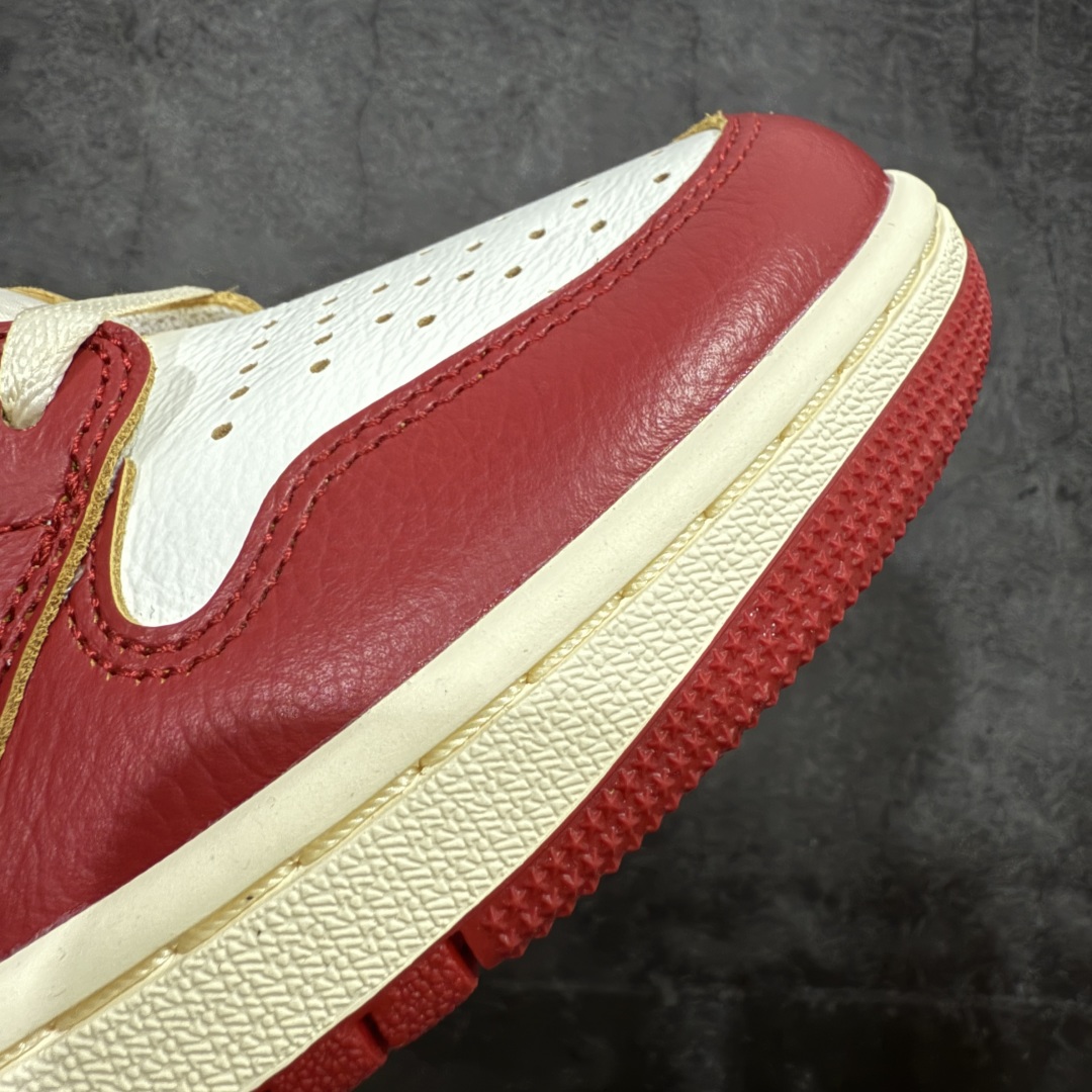 图片[7]-【OG版】Union x Air Jordan 1 Retro High AJ1 乔1影子芝加哥 高帮篮球鞋 HV8563-600 原装纸板原楦开发 极致鞋型一眼正即视感 #独家私模原档案开模，自动区别市面版本 #全鞋采用东莞头层皮，用料绝不含糊 #飞翼3D高频立体感十足 细节全方面到位 #全鞋电脑车线 顶级工艺 完美清洁度  鞋身整体以白色为主色调，在框架部分采用红色呈现，营造出经典的\\\”Chicago\\\”配色氛围。鞋帮部分延续了初代Union联名的设计，采用了特殊的\\\”缝合\\\”工艺打造。  尺码：36 36.5 37.5 38 38.5 39 40 40.5 41 42 42.5 43 44 44.5 45 46 47.5-选品中心