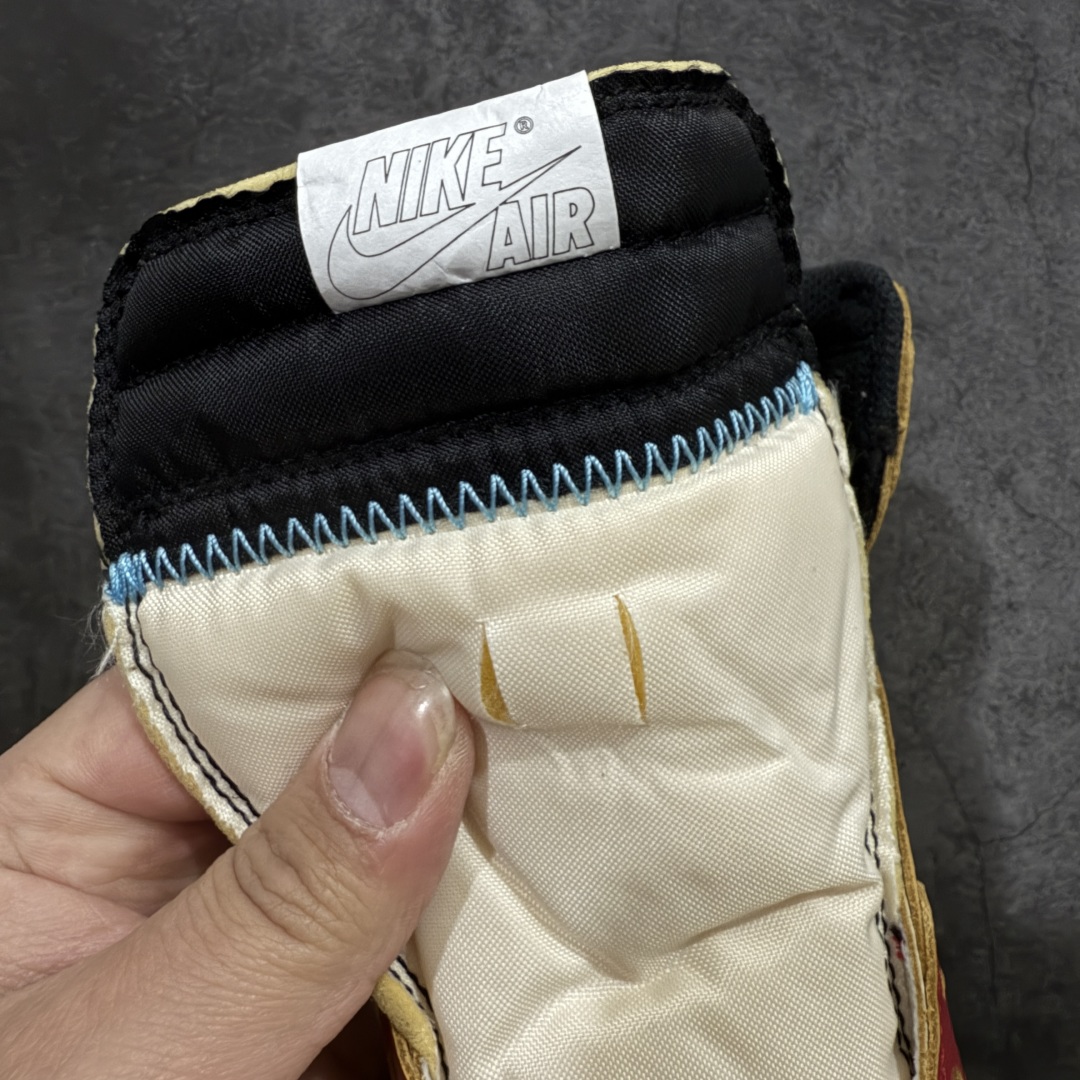 图片[8]-【OG版】Union x Air Jordan 1 Retro High AJ1 乔1影子芝加哥 高帮篮球鞋 HV8563-600 原装纸板原楦开发 极致鞋型一眼正即视感 #独家私模原档案开模，自动区别市面版本 #全鞋采用东莞头层皮，用料绝不含糊 #飞翼3D高频立体感十足 细节全方面到位 #全鞋电脑车线 顶级工艺 完美清洁度  鞋身整体以白色为主色调，在框架部分采用红色呈现，营造出经典的\\\”Chicago\\\”配色氛围。鞋帮部分延续了初代Union联名的设计，采用了特殊的\\\”缝合\\\”工艺打造。  尺码：36 36.5 37.5 38 38.5 39 40 40.5 41 42 42.5 43 44 44.5 45 46 47.5-选品中心