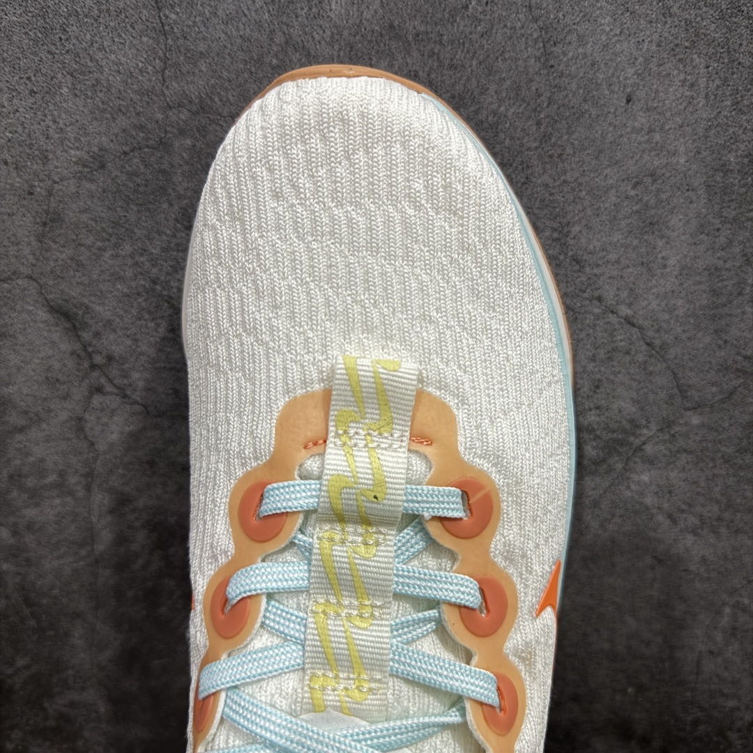 图片[5]-【公司级】NK Motiva 莫提瓦系列 低帮轻量减震回弹休闲运动慢跑鞋 FN8887-181 NK 除了众多深入人心的经典鞋型外，还经常在设计和科技方面不断尝试创新，带来不少新颖设计。最近就有双新鞋让人眼前一亮，Nike 研发团队通过对近千名女性的步行和跑步数据进行研究，为女性带来全新 Nike Motiva 鞋款，简直就是健身压马路神器。Motiva 从鞋型设计到科技配置都充分考虑女性脚型的大数据。加宽的前掌及足弓，进一步提升双脚与鞋款的贴合度和舒适感。简约流畅的鞋身轮廓，采用淡雅纹理的编织材质覆盖，兼顾出色的轻质表现及透气性。鞋舌连接前掌半内靴设计，带来更加充分舒适的包裹感。鞋提上 Nike Swoosh 串标完美契合「波浪大底」设计，让视觉上更为新颖时尚。除此之外，鞋领四周围绕柔软泡绵填充，保证脚踝处的亲肤贴合，带来稳固牢靠的舒适体验。 尺码：36 36.5 37.5 38 38.5 39 40 40.5 41 42 42.5 43 44 44.5 45-选品中心