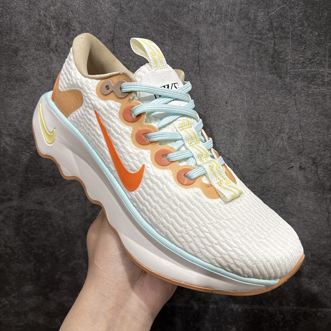 图片[3]-【公司级】NK Motiva 莫提瓦系列 低帮轻量减震回弹休闲运动慢跑鞋 FN8887-181 NK 除了众多深入人心的经典鞋型外，还经常在设计和科技方面不断尝试创新，带来不少新颖设计。最近就有双新鞋让人眼前一亮，Nike 研发团队通过对近千名女性的步行和跑步数据进行研究，为女性带来全新 Nike Motiva 鞋款，简直就是健身压马路神器。Motiva 从鞋型设计到科技配置都充分考虑女性脚型的大数据。加宽的前掌及足弓，进一步提升双脚与鞋款的贴合度和舒适感。简约流畅的鞋身轮廓，采用淡雅纹理的编织材质覆盖，兼顾出色的轻质表现及透气性。鞋舌连接前掌半内靴设计，带来更加充分舒适的包裹感。鞋提上 Nike Swoosh 串标完美契合「波浪大底」设计，让视觉上更为新颖时尚。除此之外，鞋领四周围绕柔软泡绵填充，保证脚踝处的亲肤贴合，带来稳固牢靠的舒适体验。 尺码：36 36.5 37.5 38 38.5 39 40 40.5 41 42 42.5 43 44 44.5 45-选品中心