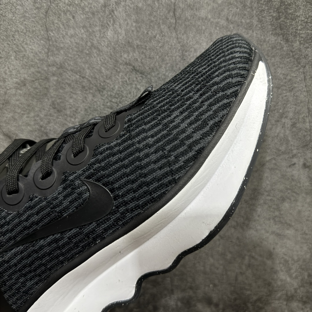 图片[6]-【公司级】NK Motiva 莫提瓦系列 低帮轻量减震回弹休闲运动慢跑鞋 DV1237-001 NK 除了众多深入人心的经典鞋型外，还经常在设计和科技方面不断尝试创新，带来不少新颖设计。最近就有双新鞋让人眼前一亮，Nike 研发团队通过对近千名女性的步行和跑步数据进行研究，为女性带来全新 Nike Motiva 鞋款，简直就是健身压马路神器。Motiva 从鞋型设计到科技配置都充分考虑女性脚型的大数据。加宽的前掌及足弓，进一步提升双脚与鞋款的贴合度和舒适感。简约流畅的鞋身轮廓，采用淡雅纹理的编织材质覆盖，兼顾出色的轻质表现及透气性。鞋舌连接前掌半内靴设计，带来更加充分舒适的包裹感。鞋提上 Nike Swoosh 串标完美契合「波浪大底」设计，让视觉上更为新颖时尚。除此之外，鞋领四周围绕柔软泡绵填充，保证脚踝处的亲肤贴合，带来稳固牢靠的舒适体验。 尺码：36 36.5 37.5 38 38.5 39 40 40.5 41 42 42.5 43 44 44.5 45-选品中心