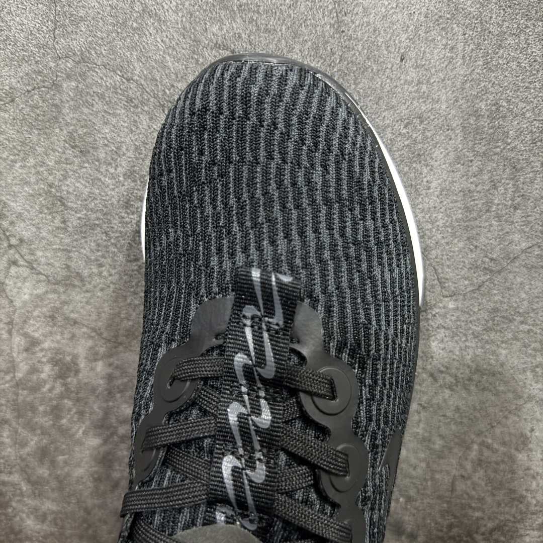 图片[5]-【公司级】NK Motiva 莫提瓦系列 低帮轻量减震回弹休闲运动慢跑鞋 DV1237-001 NK 除了众多深入人心的经典鞋型外，还经常在设计和科技方面不断尝试创新，带来不少新颖设计。最近就有双新鞋让人眼前一亮，Nike 研发团队通过对近千名女性的步行和跑步数据进行研究，为女性带来全新 Nike Motiva 鞋款，简直就是健身压马路神器。Motiva 从鞋型设计到科技配置都充分考虑女性脚型的大数据。加宽的前掌及足弓，进一步提升双脚与鞋款的贴合度和舒适感。简约流畅的鞋身轮廓，采用淡雅纹理的编织材质覆盖，兼顾出色的轻质表现及透气性。鞋舌连接前掌半内靴设计，带来更加充分舒适的包裹感。鞋提上 Nike Swoosh 串标完美契合「波浪大底」设计，让视觉上更为新颖时尚。除此之外，鞋领四周围绕柔软泡绵填充，保证脚踝处的亲肤贴合，带来稳固牢靠的舒适体验。 尺码：36 36.5 37.5 38 38.5 39 40 40.5 41 42 42.5 43 44 44.5 45-选品中心