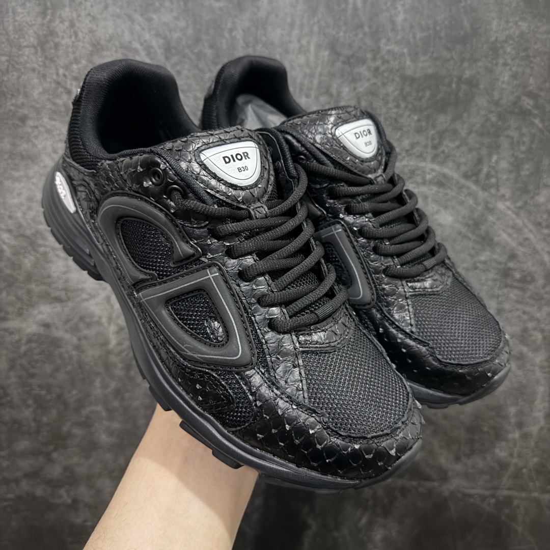 【总裁版】Dior B30 迪奥网眼织物低帮运动休闲鞋 蛇年限定 蛇纹 原版开模 海淘专供品质同渠道货源 全套专柜原装配件 该款系列采用黑网色眼织物白和色科技料面精心制 作饰以反光“CD30”图形标志 外格轻盈的刻雕效果橡胶鞋搭底配标志性点的缀提升格调 内弹部力细节塑造想理的舒适穿着体验可与各休式闲造型配搭 彰显尚时现代的运风动范 正常尺码:39 40 41 42 43 44 45-选品中心