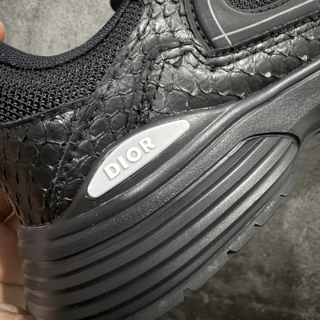 图片[3]-【总裁版】Dior B30 迪奥网眼织物低帮运动休闲鞋 蛇年限定 蛇纹 原版开模 海淘专供品质同渠道货源 全套专柜原装配件 该款系列采用黑网色眼织物白和色科技料面精心制 作饰以反光“CD30”图形标志 外格轻盈的刻雕效果橡胶鞋搭底配标志性点的缀提升格调 内弹部力细节塑造想理的舒适穿着体验可与各休式闲造型配搭 彰显尚时现代的运风动范 正常尺码：39 40 41 42 43 44 45-选品中心