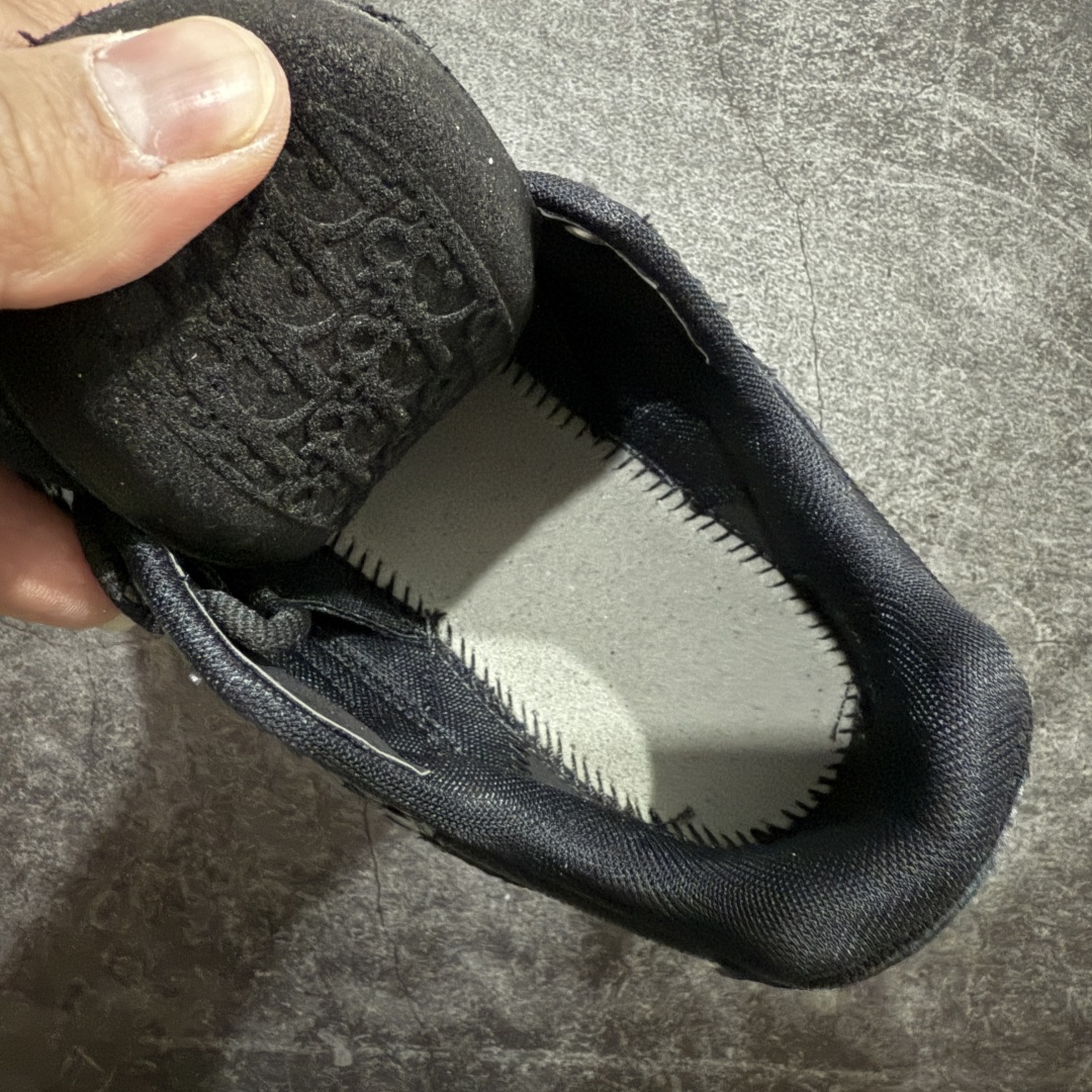 图片[9]-【总裁版】Dior B30 迪奥网眼织物低帮运动休闲鞋 蛇年限定 蛇纹 原版开模 海淘专供品质同渠道货源 全套专柜原装配件 该款系列采用黑网色眼织物白和色科技料面精心制 作饰以反光“CD30”图形标志 外格轻盈的刻雕效果橡胶鞋搭底配标志性点的缀提升格调 内弹部力细节塑造想理的舒适穿着体验可与各休式闲造型配搭 彰显尚时现代的运风动范 正常尺码：39 40 41 42 43 44 45-选品中心