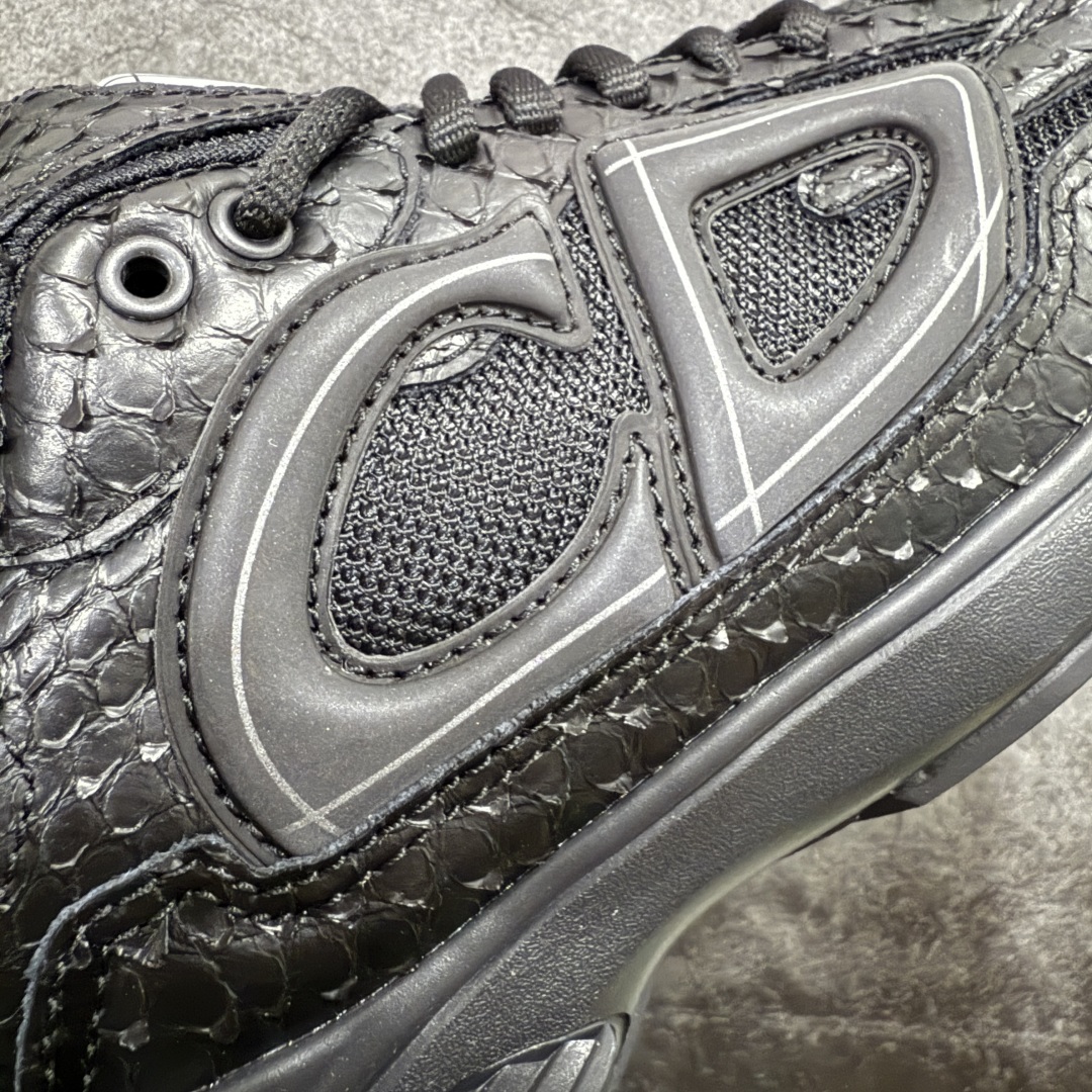 图片[4]-【总裁版】Dior B30 迪奥网眼织物低帮运动休闲鞋 蛇年限定 蛇纹 原版开模 海淘专供品质同渠道货源 全套专柜原装配件 该款系列采用黑网色眼织物白和色科技料面精心制 作饰以反光“CD30”图形标志 外格轻盈的刻雕效果橡胶鞋搭底配标志性点的缀提升格调 内弹部力细节塑造想理的舒适穿着体验可与各休式闲造型配搭 彰显尚时现代的运风动范 正常尺码：39 40 41 42 43 44 45-选品中心