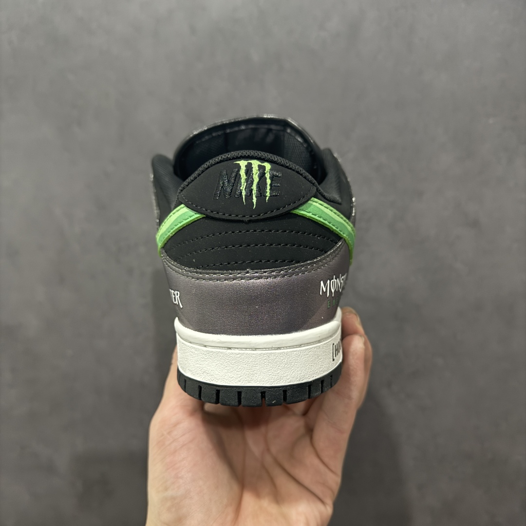  
【定制版】耐克Nike SB Dunk Low Pro 扣篮系列复古低帮休闲运动滑板板鞋。采用脚感柔
