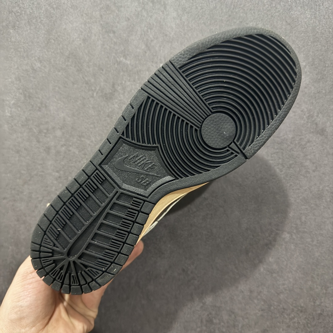  
【定制版】耐克Nike SB Dunk Low Pro 扣篮系列复古低帮休闲运动滑板板鞋。采用脚感柔