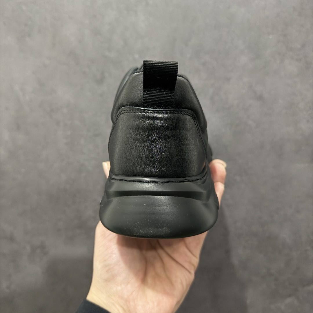 图片[4]-【公司级】ECCO爱步男鞋真皮四季鞋 健步系列运动鞋休闲跑步鞋 脚感轻便舒适 面料ECCO家族工艺牛皮 鞋面开孔结构设计增强透气性 E-DTS混合大底科技 耐磨 防滑 轻便 兼顾透气性和包裹性 带来全方位透气脚感 PU+橡胶发泡组合轻盈鞋底具有良好的缓震性能 脚感极佳 轻盈无压力 尺码：38 39 40 41 42 43 44（皮鞋码）-选品中心