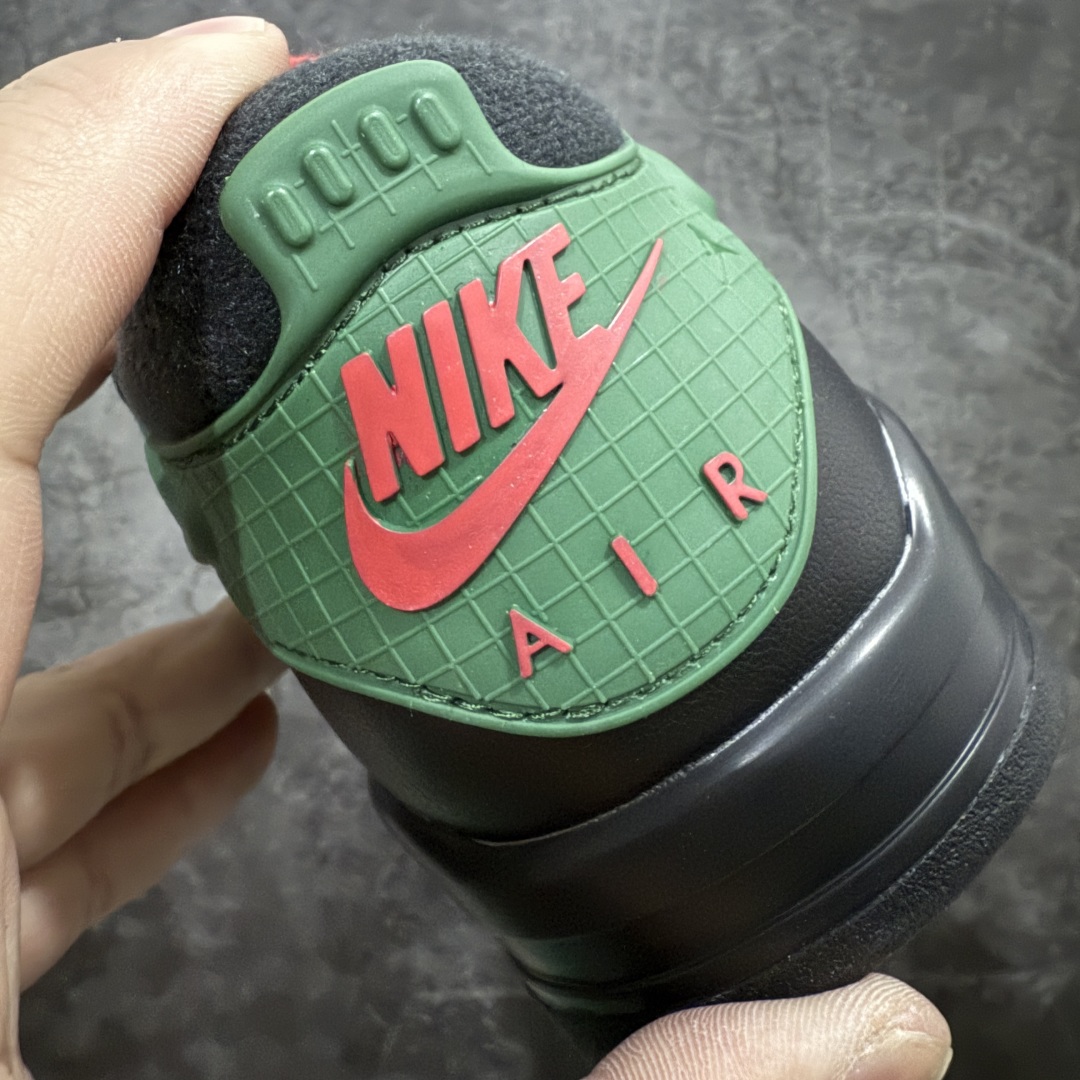 图片[2]-【纯原版】Air Jordan AJ4 RM 重置 重制版低帮复古篮球鞋 黑绿FQ7939-003 采用了低帮的设计 并保留了众多AJ4的经典元素 鞋身以皮革、麂皮材质拼接打造 AJ4经典的TPU材质延伸至后跟 增强鞋款稳定性 而鞋身侧面的网格设计则被取消 尾部的NIKE AIR标志也得到保留 并同时带有飞人logo 中底部分同样搭载了可视AIR气垫 鞋底采用米白色中底和外底呈现 为整个设计收尾 尺码：36 36.5 37.5 38 38.5 39 40 40.5 41 42 42.5 43 44 44.5 45 46 47.5-选品中心
