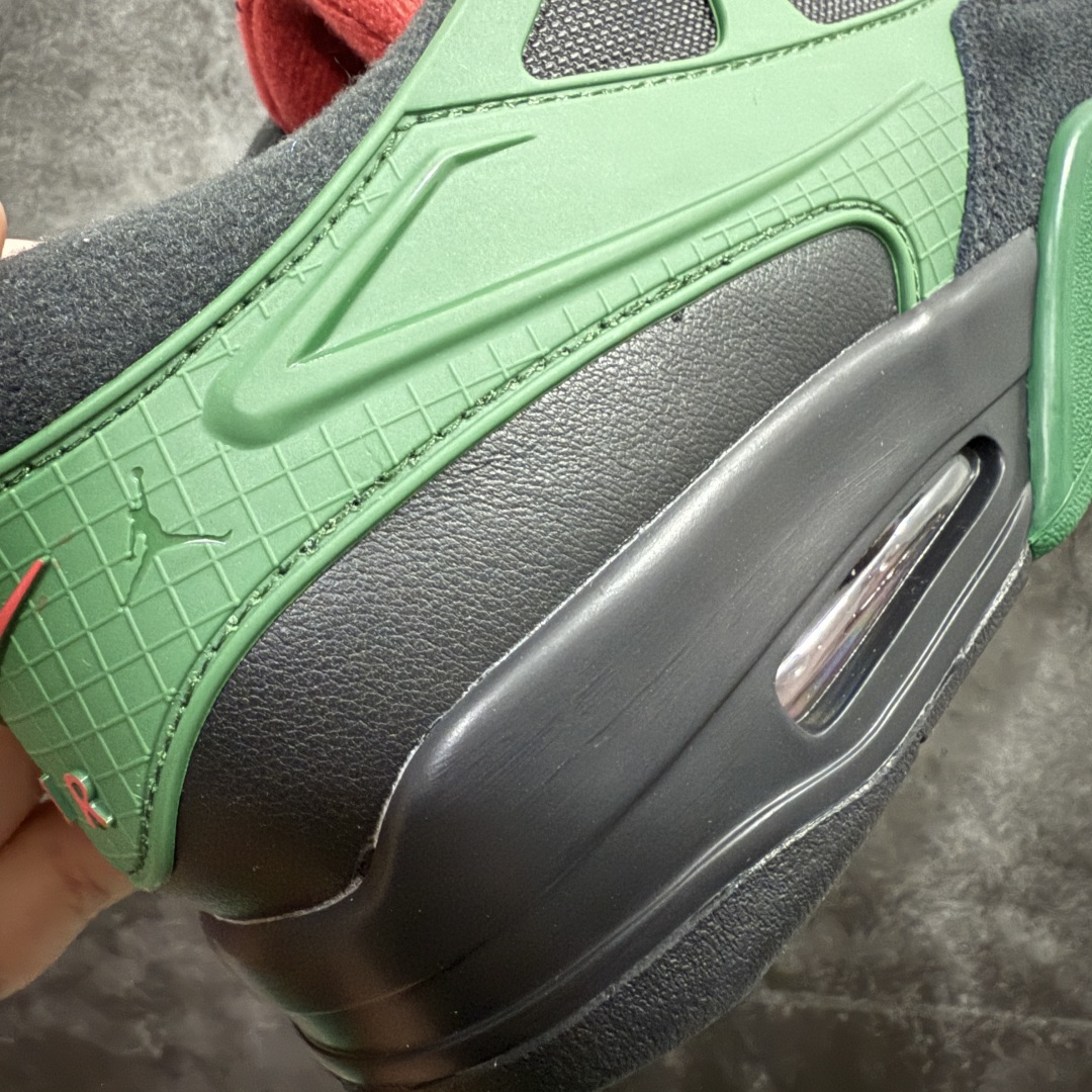 图片[3]-【纯原版】Air Jordan AJ4 RM 重置 重制版低帮复古篮球鞋 黑绿FQ7939-003 采用了低帮的设计 并保留了众多AJ4的经典元素 鞋身以皮革、麂皮材质拼接打造 AJ4经典的TPU材质延伸至后跟 增强鞋款稳定性 而鞋身侧面的网格设计则被取消 尾部的NIKE AIR标志也得到保留 并同时带有飞人logo 中底部分同样搭载了可视AIR气垫 鞋底采用米白色中底和外底呈现 为整个设计收尾 尺码：36 36.5 37.5 38 38.5 39 40 40.5 41 42 42.5 43 44 44.5 45 46 47.5-选品中心