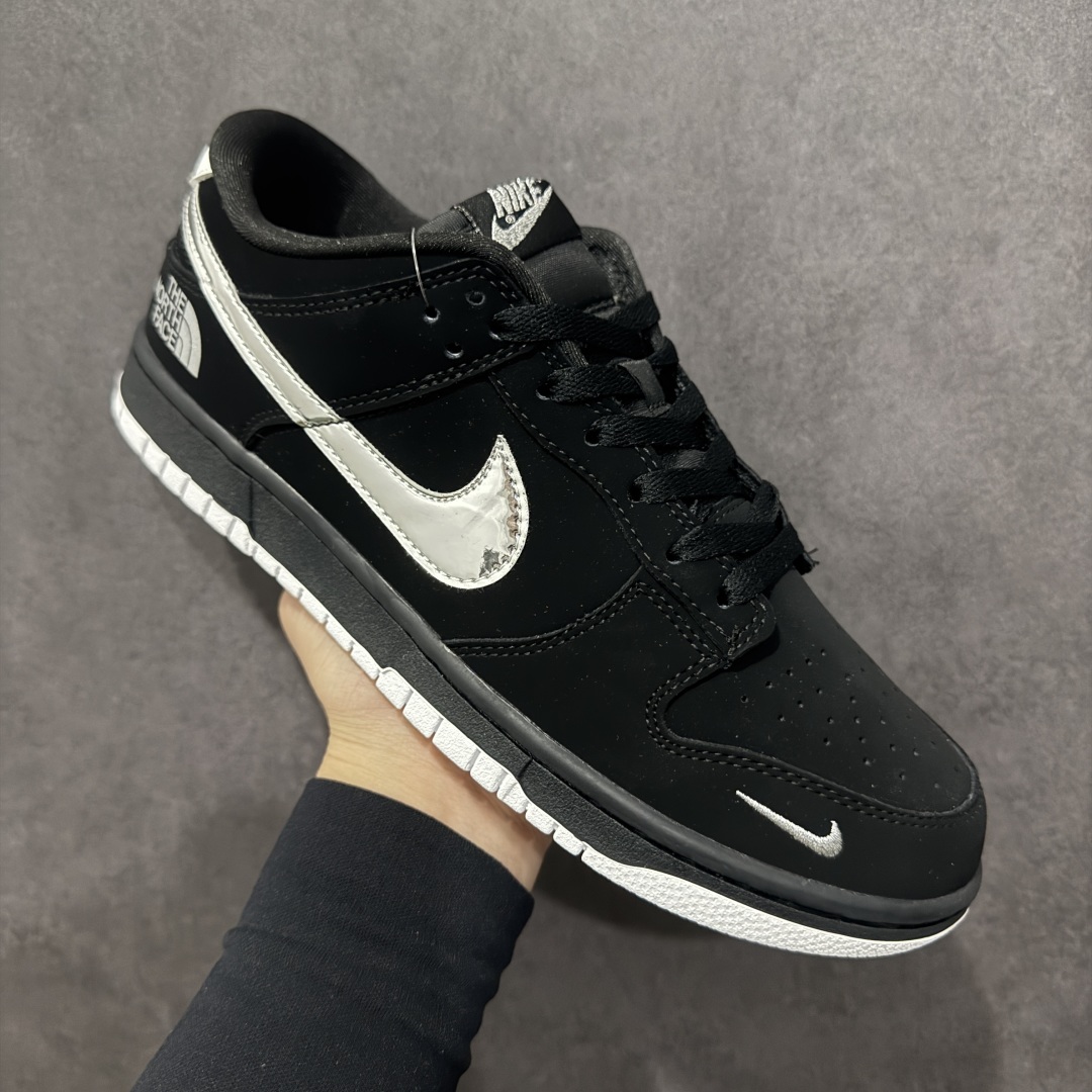 【定制版】Nike SB Dunk Low x The North Face 黑银小钩 KK1333-024