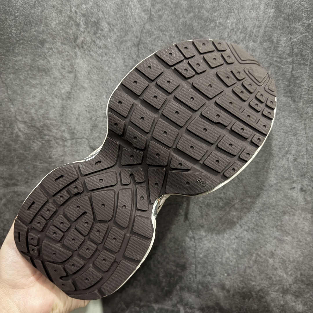 图片[9]-【广东纯原版本】GG-CC Chunky Low白鹿同款独星球 2024新款GGCC低帮复古厚底增高老爹鞋 时髦look轻松定格 不费力展现率性氛围 原版正确大底 高档银盒 酷帅机能风不规则设计大底 8CM 增高厚底 大长腿既视感轻松拿捏 货号：G24X9833 尺码：35 36 37 38 39 40-选品中心