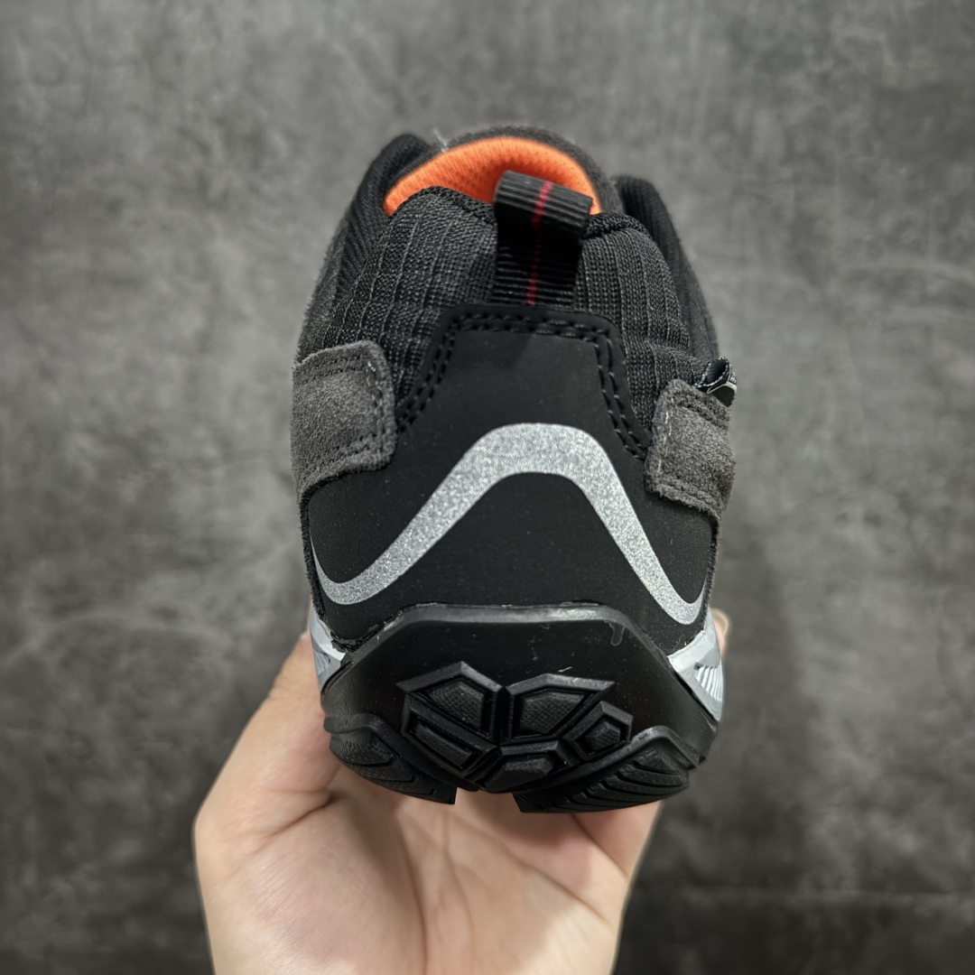 图片[4]-【公司级】The North Face 北面 乐斯菲斯户外运动休闲登山鞋越野徒步鞋 广东大厂品质 面料采用进口磨砂牛皮 鞋底采用Vibram黄金大底 专门为鞋底设计的橡胶以出色的耐磨性 良好的防滑性或得不少户外运动爱好者的喜欢 专业户外登山品牌（北面）The North Face自1966年创立，由两位热爱登山徒步的年轻登山者于美西旧金山开创，不断透过研发与创新，并且将最先进的技术结合在服装与鞋款设计，生产多种外型帅气且专业能力非常强的户外运动装备而备受欢迎。尺码：40-45（运动鞋码）-选品中心