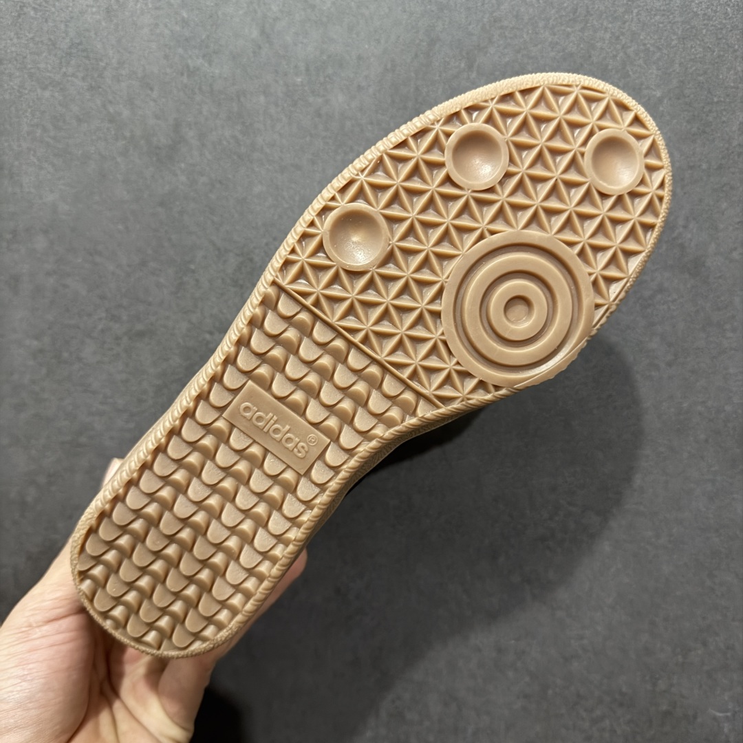 图片[9]-【福利特价】AD Original Samba OG 复古经典轻便板鞋 ID8708 口碑大厂出品 品控大底版型不断改良更新 全套原纸板楦头开发 确保原汁原味 完美呈现桑巴版型 一比一鞋头弧度高度鞋身弧度 此版本只针对中端市场 皮料材质有所更替 其他数据细节工艺流程均保持一致 绝不口嗨 细节品控鞋型随意对比 正确烫金高频细节 原装纳米超迁皮料 独家私模橡胶大底 原盒原配 尺码：36 36.5 37.5 38 38.5 39 40 40.5 41 42 42.5 43 44 44.5 45-选品中心