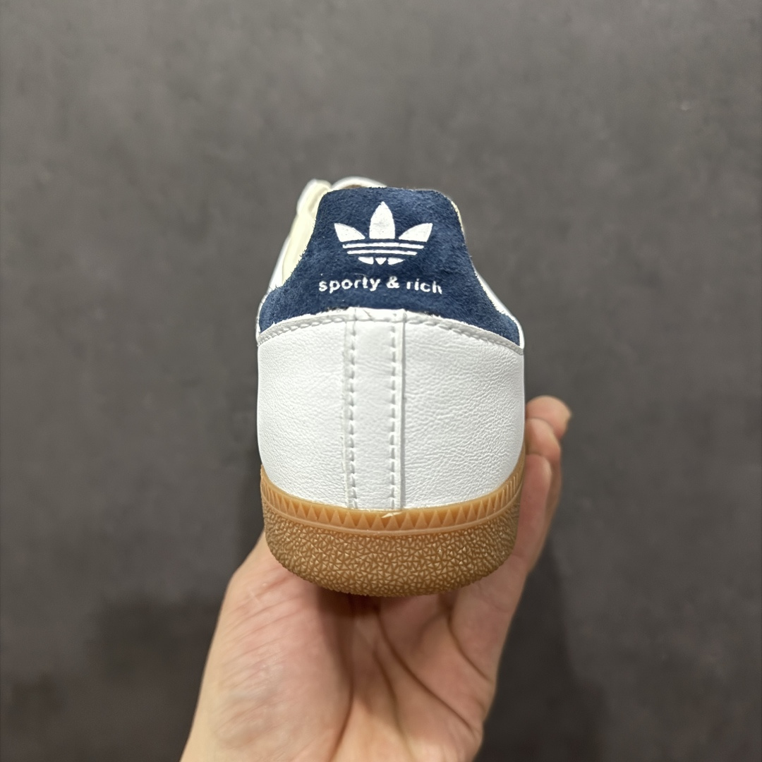 图片[4]-【福利特价】AD Original Samba OG 复古经典轻便板鞋 IH8338 口碑大厂出品 品控大底版型不断改良更新 全套原纸板楦头开发 确保原汁原味 完美呈现桑巴版型 一比一鞋头弧度高度鞋身弧度 此版本只针对中端市场 皮料材质有所更替 其他数据细节工艺流程均保持一致 绝不口嗨 细节品控鞋型随意对比 正确烫金高频细节 原装纳米超迁皮料 独家私模橡胶大底 原盒原配 尺码：36 36.5 37.5 38 38.5 39 40 40.5 41 42 42.5 43 44 44.5 45-选品中心