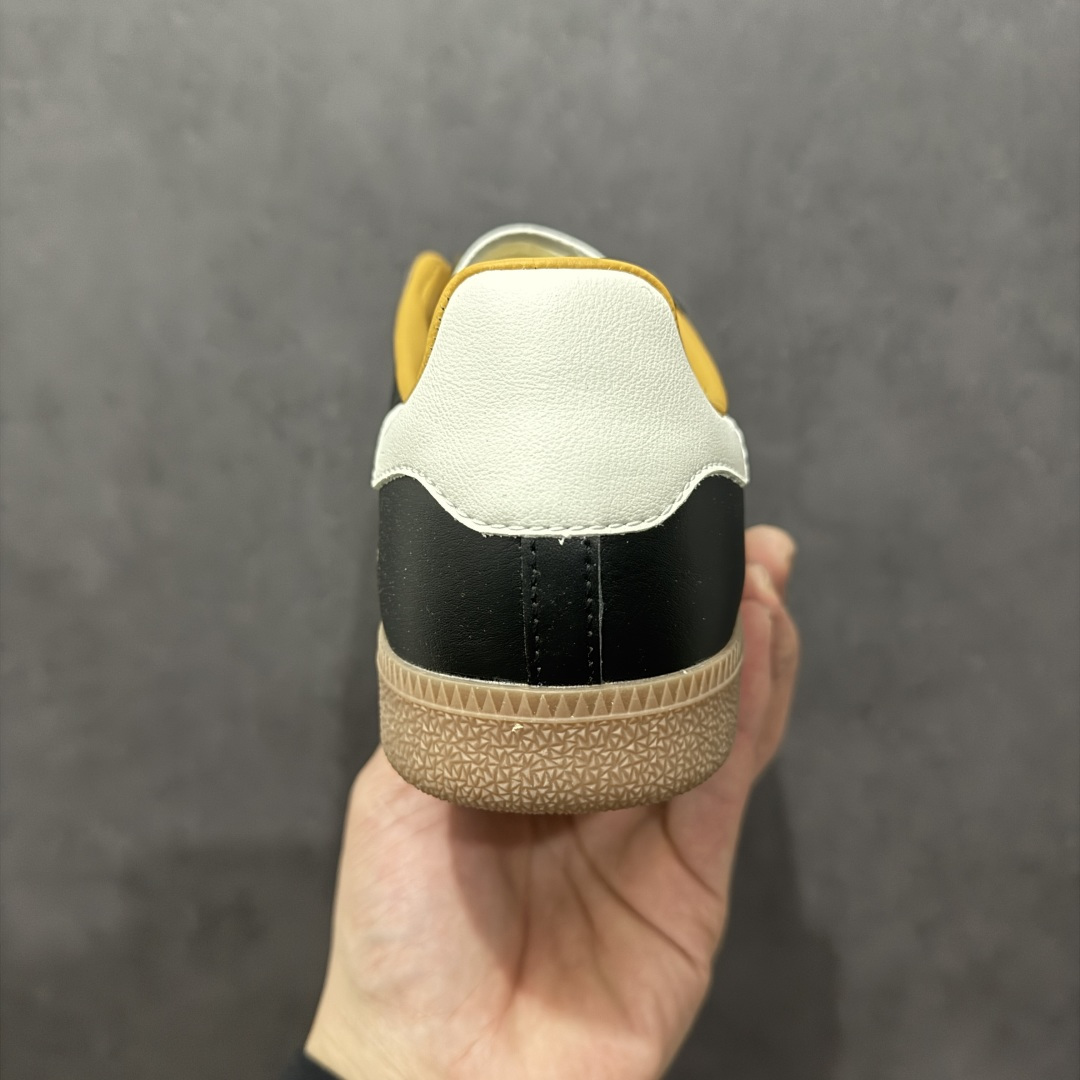 图片[4]-【福利特价】AD Original Samba OG 复古经典轻便板鞋 ID8707 口碑大厂出品 品控大底版型不断改良更新 全套原纸板楦头开发 确保原汁原味 完美呈现桑巴版型 一比一鞋头弧度高度鞋身弧度 此版本只针对中端市场 皮料材质有所更替 其他数据细节工艺流程均保持一致 绝不口嗨 细节品控鞋型随意对比 正确烫金高频细节 原装纳米超迁皮料 独家私模橡胶大底 原盒原配 尺码：36 36.5 37.5 38 38.5 39 40 40.5 41 42 42.5 43 44 44.5 45-选品中心