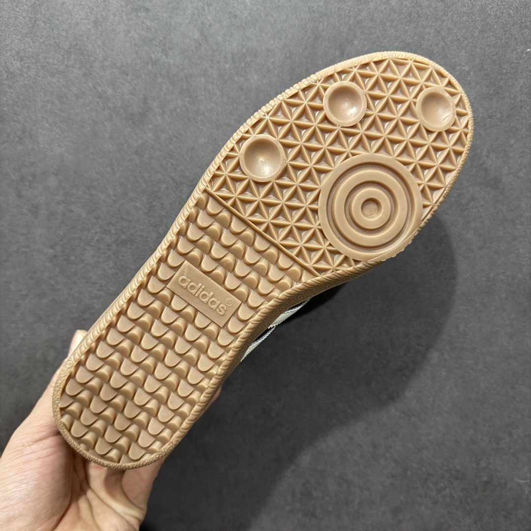 图片[9]-【福利特价】AD Original Samba OG 复古经典轻便板鞋 ID8707 口碑大厂出品 品控大底版型不断改良更新 全套原纸板楦头开发 确保原汁原味 完美呈现桑巴版型 一比一鞋头弧度高度鞋身弧度 此版本只针对中端市场 皮料材质有所更替 其他数据细节工艺流程均保持一致 绝不口嗨 细节品控鞋型随意对比 正确烫金高频细节 原装纳米超迁皮料 独家私模橡胶大底 原盒原配 尺码：36 36.5 37.5 38 38.5 39 40 40.5 41 42 42.5 43 44 44.5 45-选品中心