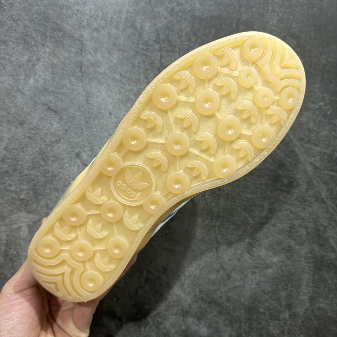 坏痞兔Bad Bunny x AD Gazelle Indoor Trainers ”Benito”羚羊内训系列低帮复古百搭休闲运动德训风板鞋“联名白蓝变形鞋头” IF9734