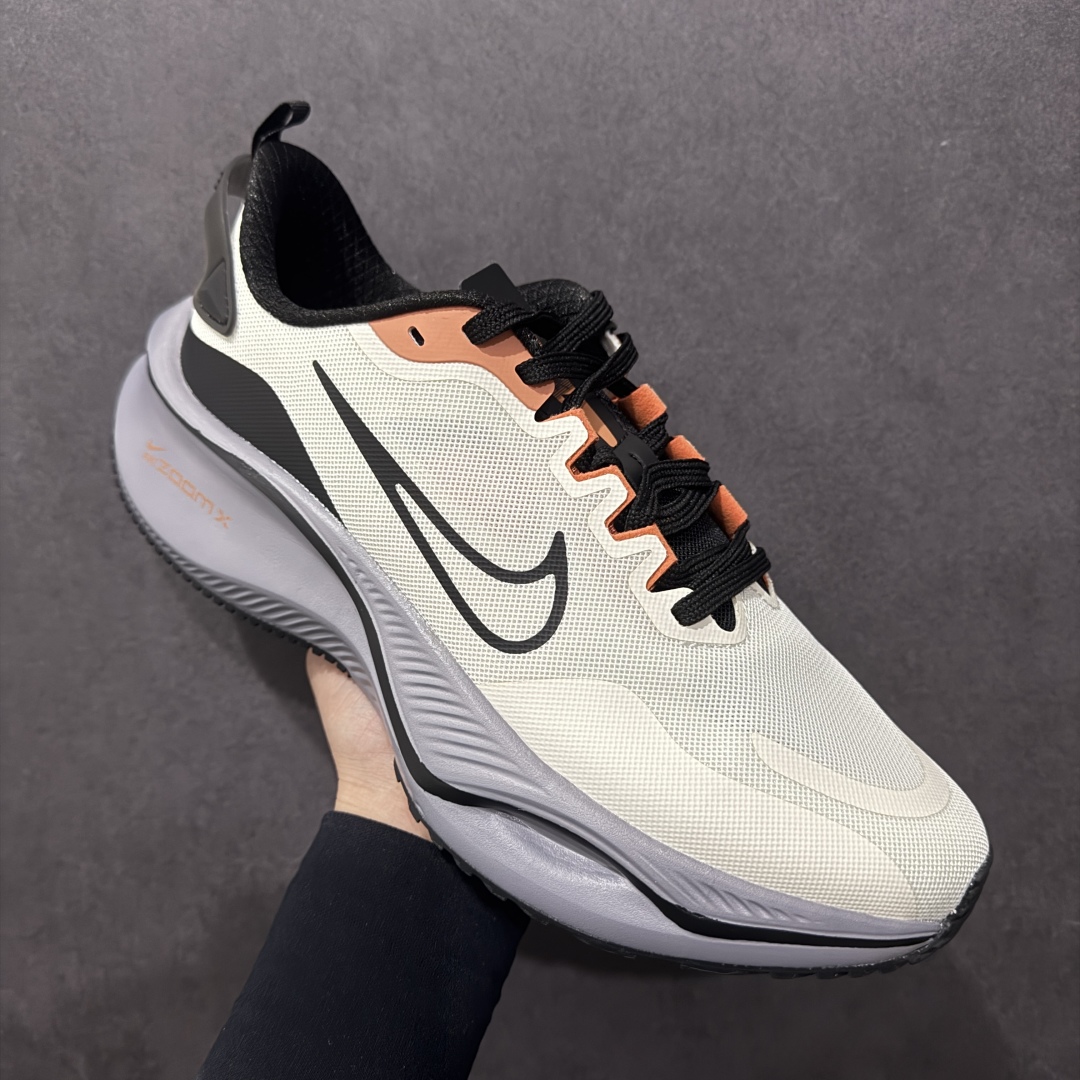 NIKE ZOOM PLUS 全新跑鞋 采用密度更高的材料 CK4318-018