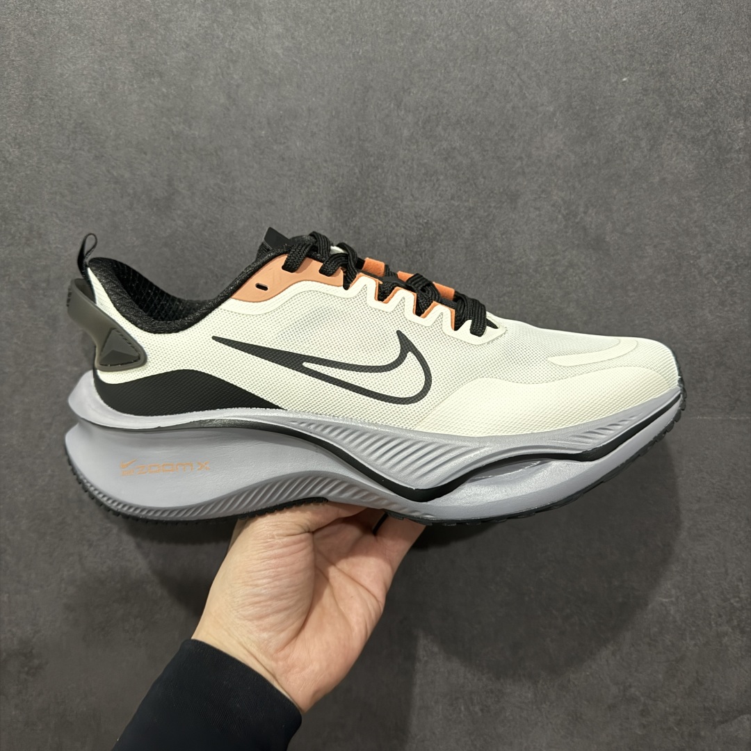 NIKE ZOOM PLUS 全新跑鞋 采用密度更高的材料 CK4318-018