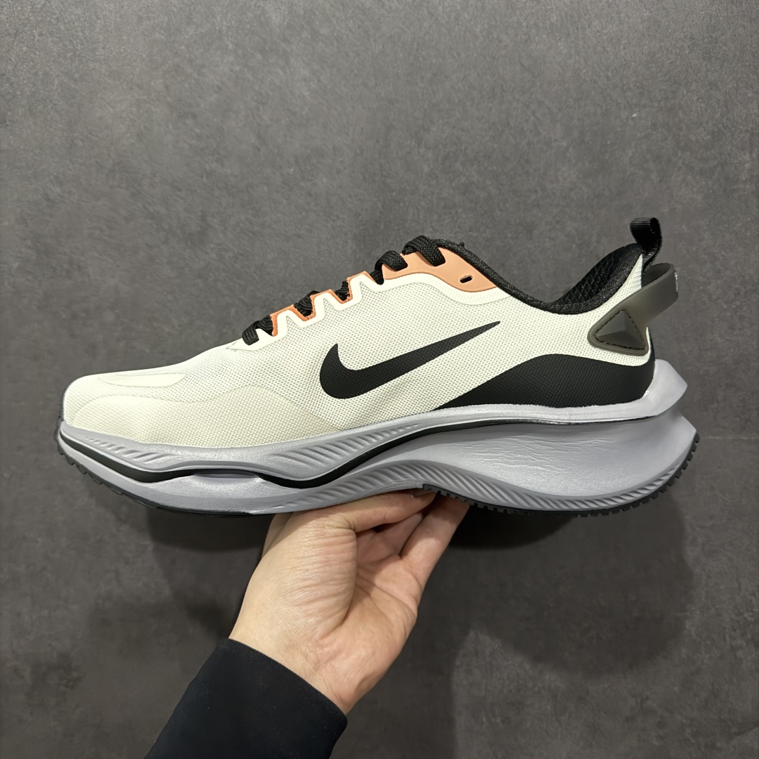 NIKE ZOOM PLUS 全新跑鞋 采用密度更高的材料 CK4318-018