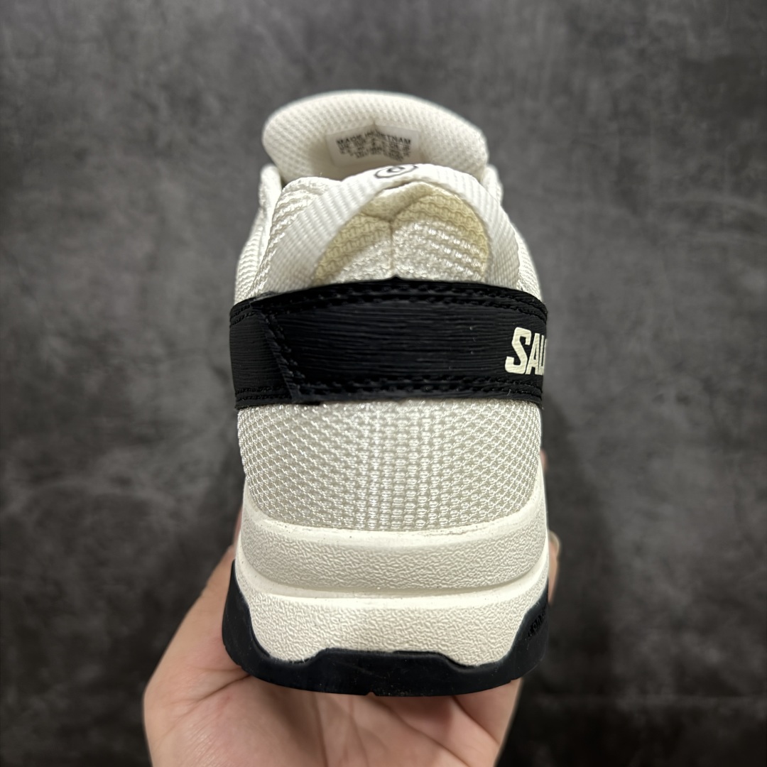 图片[4]-【巅峰版】Salomon 𝐱 MM6 萨洛蒙联名马吉拉 X-Alp系列 情侣款户外休闲运动鞋 原版购入开发 做货 这款由MM6全新演绎的X-AIp专注于其空气动力学的外观上，标志性白色与奶油色带来都市风格 鞋舌上的MM6 数字标志就像一枚手工印章，与SALOMON大胆而高科技的LOGO相得益彰 另一双则以纯粹的黑色打造，突出富质感的细节，标志性运动鞋被提炼为新的都市经典 为 SALOMON带来静谧气息 配送专柜精美包装 面料： 原版进口牛皮+透气网面 内里：原版进口透气网里 鞋底：原版开模防滑橡胶大底 底厚：4CM 尺码： 36 36.5 37.5 38 38.5 39 40 440.5 41 42 42.5 43 44 44.5 45-选品中心