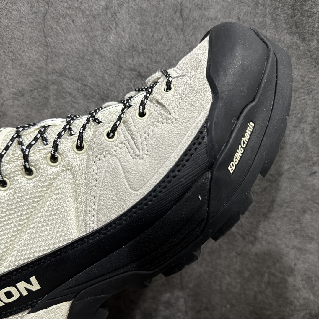 图片[6]-【巅峰版】Salomon 𝐱 MM6 萨洛蒙联名马吉拉 X-Alp系列 情侣款户外休闲运动鞋 原版购入开发 做货 这款由MM6全新演绎的X-AIp专注于其空气动力学的外观上，标志性白色与奶油色带来都市风格 鞋舌上的MM6 数字标志就像一枚手工印章，与SALOMON大胆而高科技的LOGO相得益彰 另一双则以纯粹的黑色打造，突出富质感的细节，标志性运动鞋被提炼为新的都市经典 为 SALOMON带来静谧气息 配送专柜精美包装 面料： 原版进口牛皮+透气网面 内里：原版进口透气网里 鞋底：原版开模防滑橡胶大底 底厚：4CM 尺码： 36 36.5 37.5 38 38.5 39 40 440.5 41 42 42.5 43 44 44.5 45-选品中心