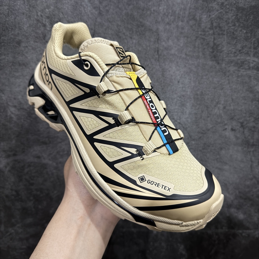 图片[3]-【PK版】 Salomon XT-6 GTX 杏色 萨洛蒙复古潮流户外机能登山跑鞋 474455 外贸平台特供订单 耗时半年巨作 全套原纸板楦头开发 原厂特供网布配套加持 确保原汁原味 完美呈现版型 原档数据独家私模五层组合大底 原装Ortholite轻量化鞋垫 中底布带钢印编号 原厂TPU锁扣 进口港宝加持 后跟自然饱满 还原公司包裹性 鞋面以“锯齿”状的包裹系统呈现 在基色底之下加入了各种色点缀 将公司的最新技术和时尚前卫的造型融入耐用的长跑款式中 鞋面由 TPU 薄膜制成 并焊接在高耐磨网眼上 使其既时尚又坚固 由 ACS底盘支撑 可增强稳定性和支撑力 以及由橡胶凸耳 Contragrip外底覆盖的 EVA 缓冲中底 旨在应对崎岖的地形 鞋舌上的彩色Salomon 标签、Quicklace 系统以及鞋头、鞋舌和鞋跟上的附加品牌使细节更加完美 让穿着者可以轻松驾驭户外与通勤下的任何运动生活场景 无缝鞋身户外随意纵横 颜值与脚感兼备 出街通勤 绝对非常吸睛 你值得拥有 尺码：36 36.5 37.5 38 38.5 39 40 40.5 41 42 42.5 43 44 44.5 45-选品中心