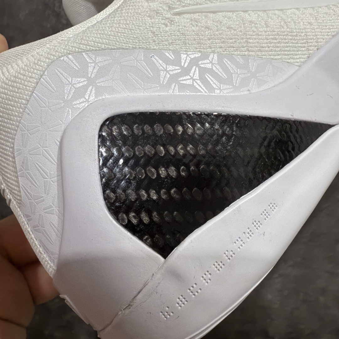 图片[3]-【外贸MX版本】Nike Kobe 9 Elite Low Beethoven 科比9 白色白龙 篮球鞋 男款 市场最强科比9代 原厂工艺3层立体编织flyknit鞋面 厚度同步ZP吊打市场“纯原” 原厂碳板加持 立体感区分市场货品 灵动鞋型 鞋头➕腰身版型 区分市场货品🌪过验级拉帮细节 全新复刻版中底鞋垫 REACT高弹缓震 前后掌带气垫 用实力让信仰落地 👊🏻 货号：FZ7334-100 尺码：41-48.5半 全码出货-选品中心