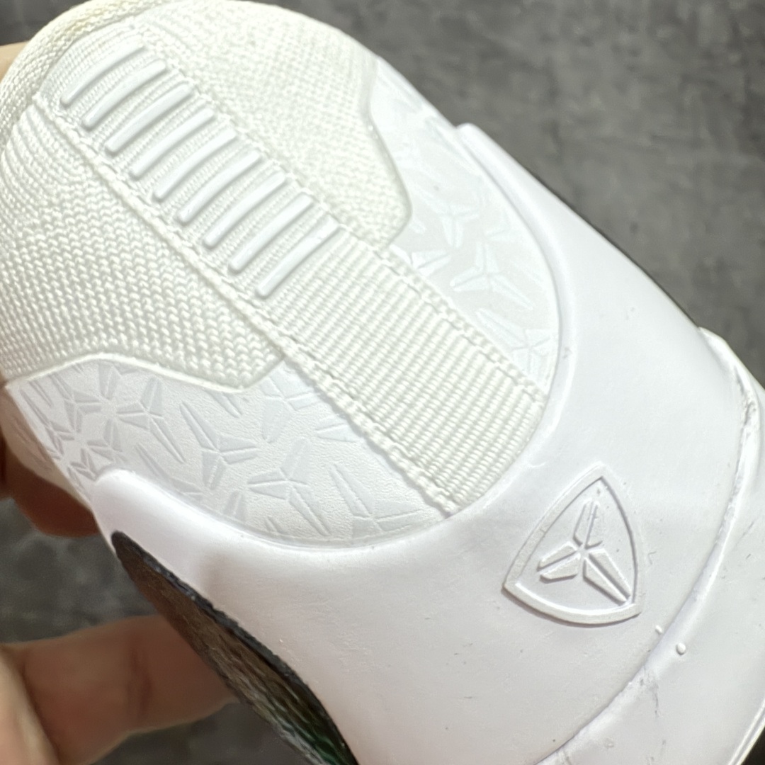 图片[2]-【外贸MX版本】Nike Kobe 9 Elite Low Beethoven 科比9 白色白龙 篮球鞋 男款 市场最强科比9代 原厂工艺3层立体编织flyknit鞋面 厚度同步ZP吊打市场“纯原” 原厂碳板加持 立体感区分市场货品 灵动鞋型 鞋头➕腰身版型 区分市场货品🌪过验级拉帮细节 全新复刻版中底鞋垫 REACT高弹缓震 前后掌带气垫 用实力让信仰落地 👊🏻 货号：FZ7334-100 尺码：41-48.5半 全码出货-选品中心
